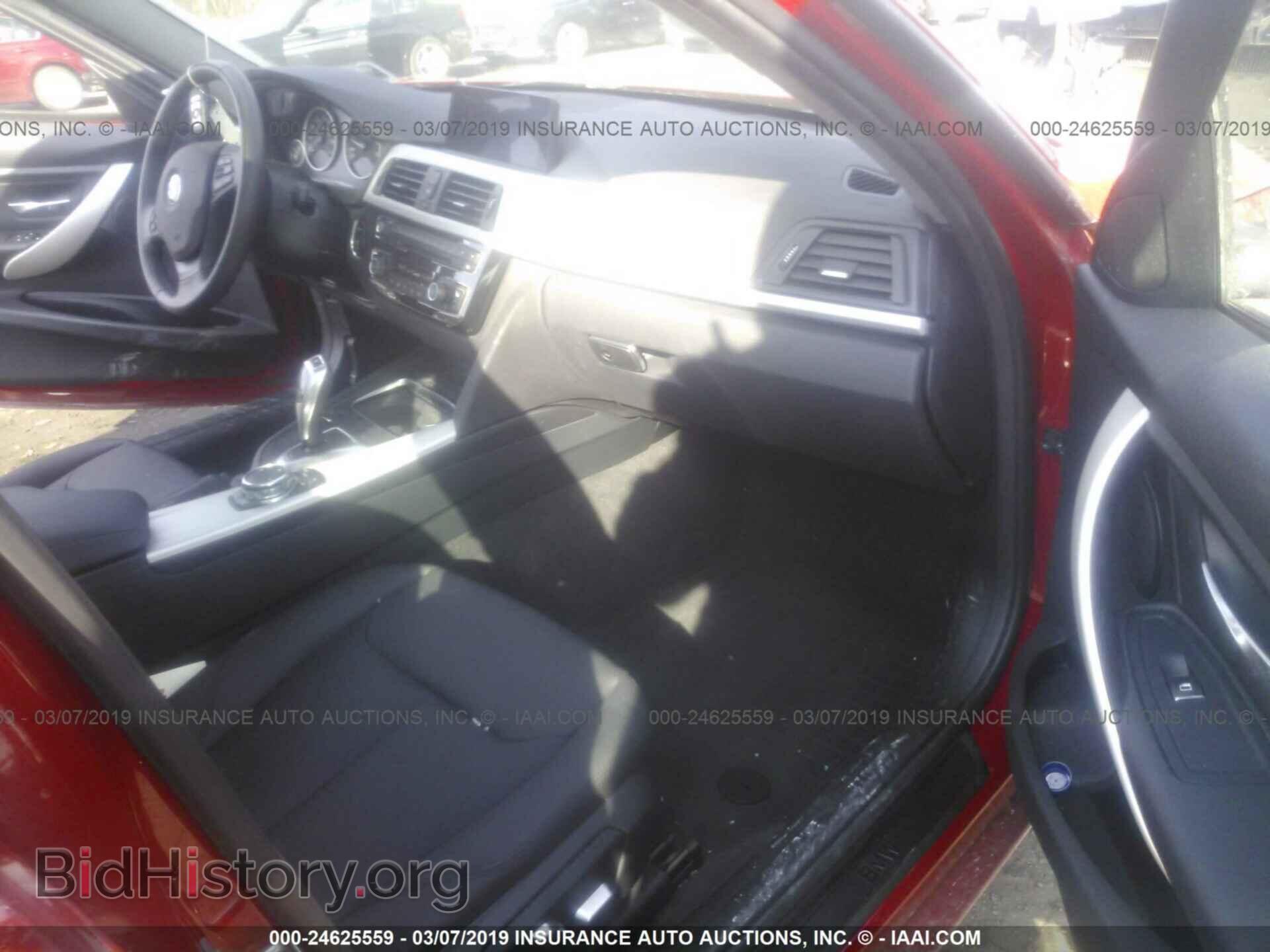 2016 BMW 320 - VIN: WBA8E5G51GNT93939 - Фото 5