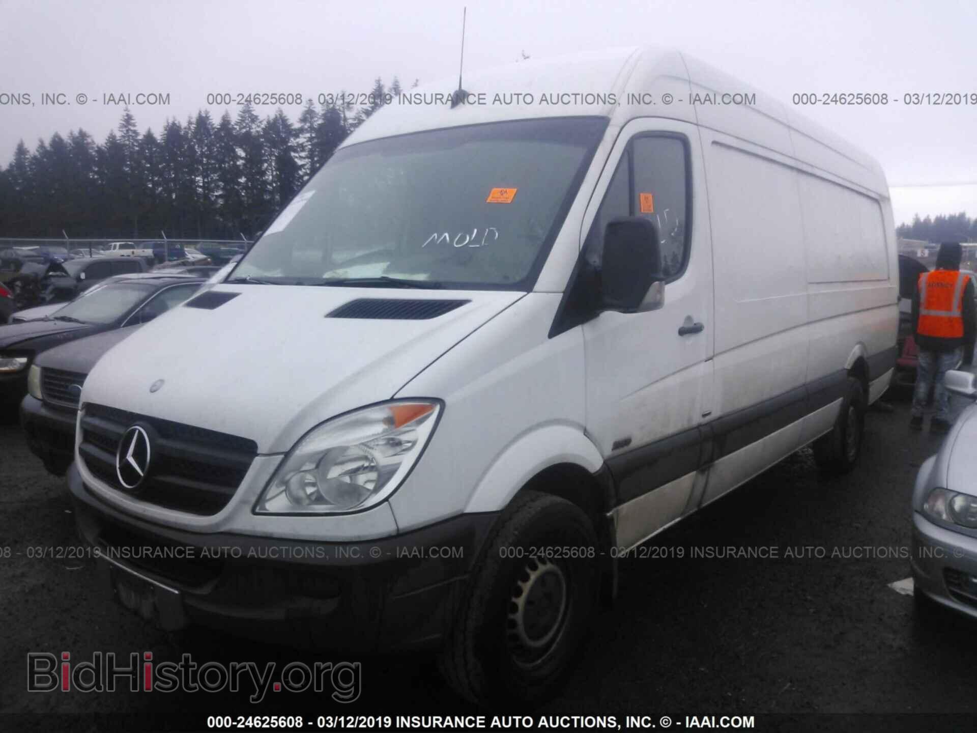 2011 MERCEDES-BENZ SPRINTER - VIN: WD3PE8CC0B5608914 - Фото 2