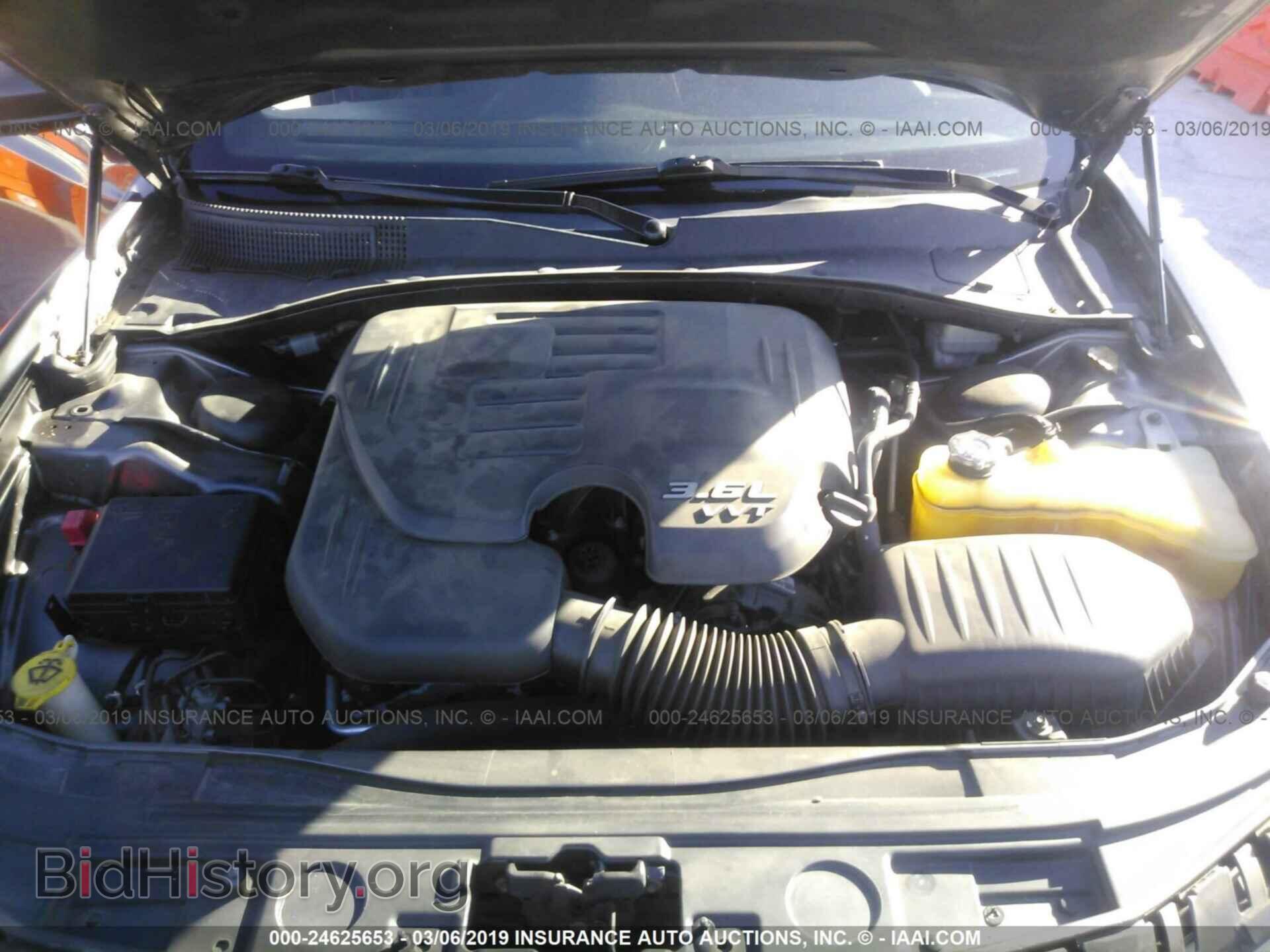 2014 CHRYSLER 300 - VIN: 2C3CCAAG3EH289016 - Фото 10