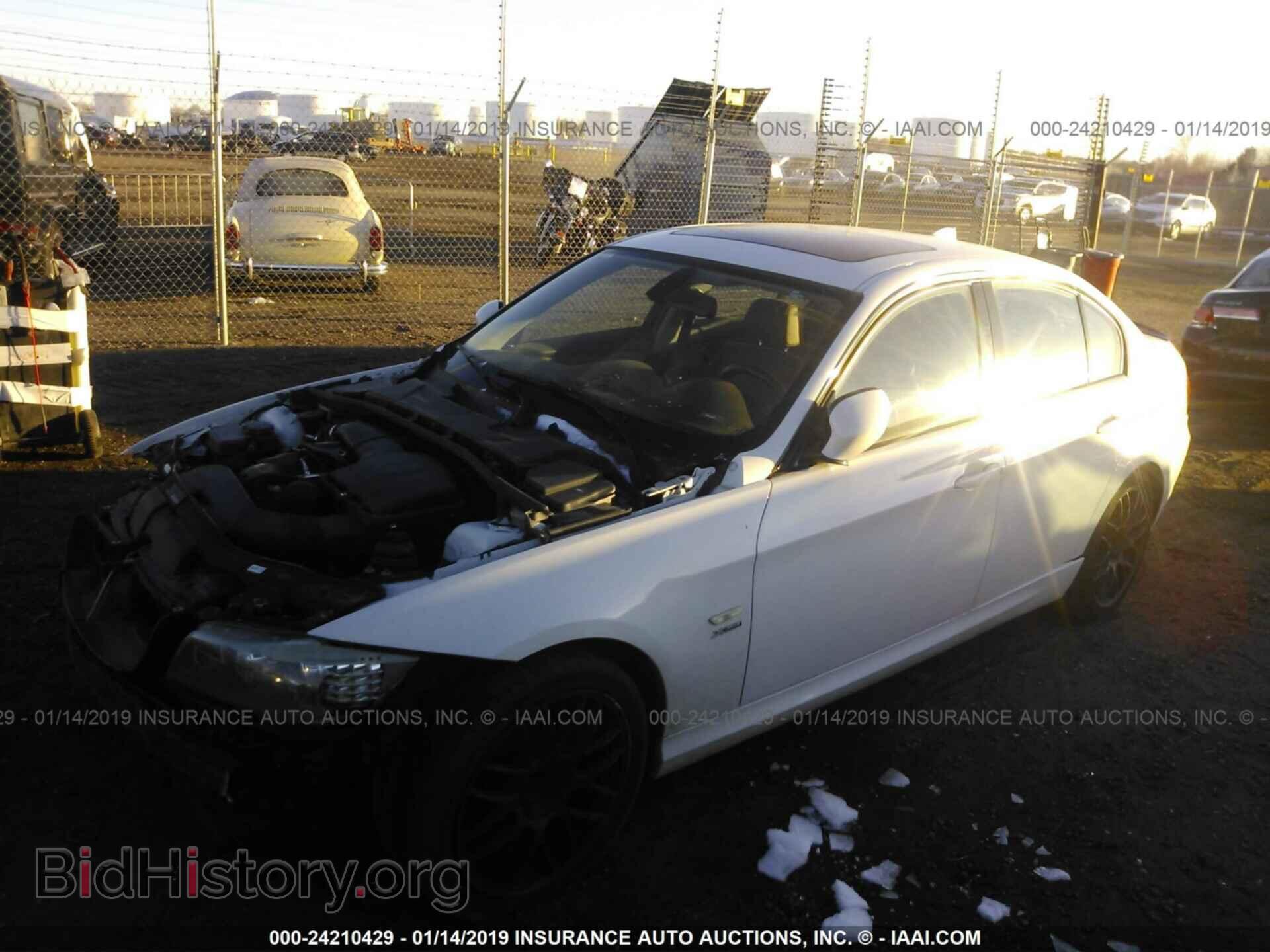 2011 BMW 335 - VIN: WBAPL5C54BA920668 - Фото 2