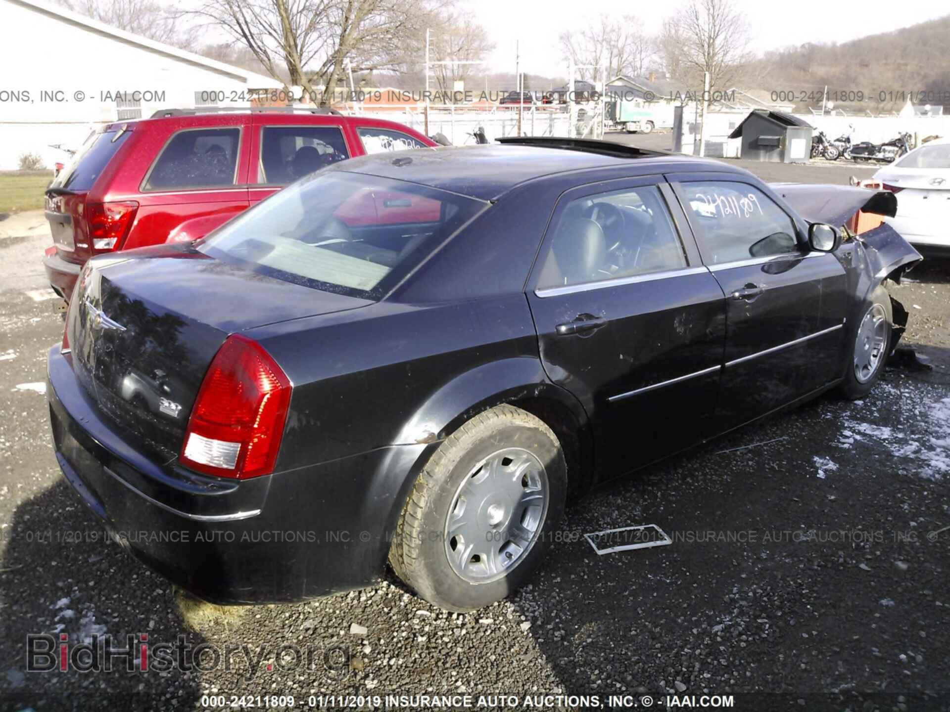 2007 CHRYSLER 300 - VIN: 2C3KA53G57H728211 - Фото 4