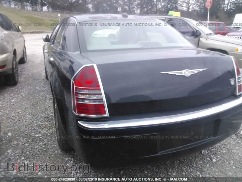 2005 Chrysler 300C (VIN 2C3AA63H85H522002) — photo 3 of 10