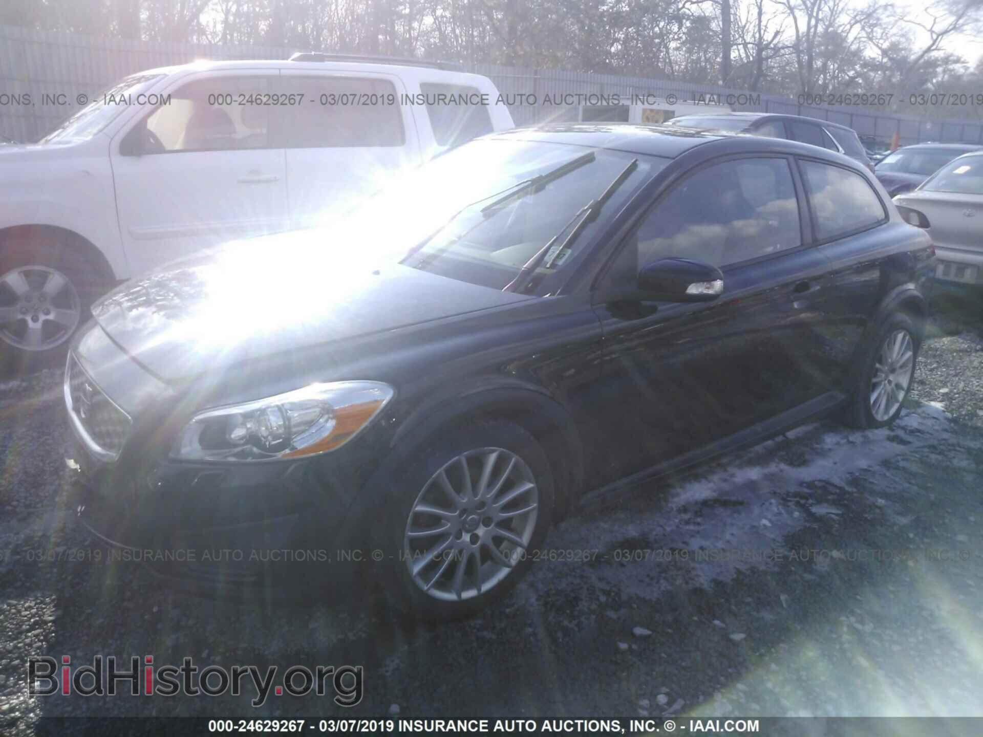 2012 VOLVO C30 - VIN: YV1672MK7C2266437 - Фото 2