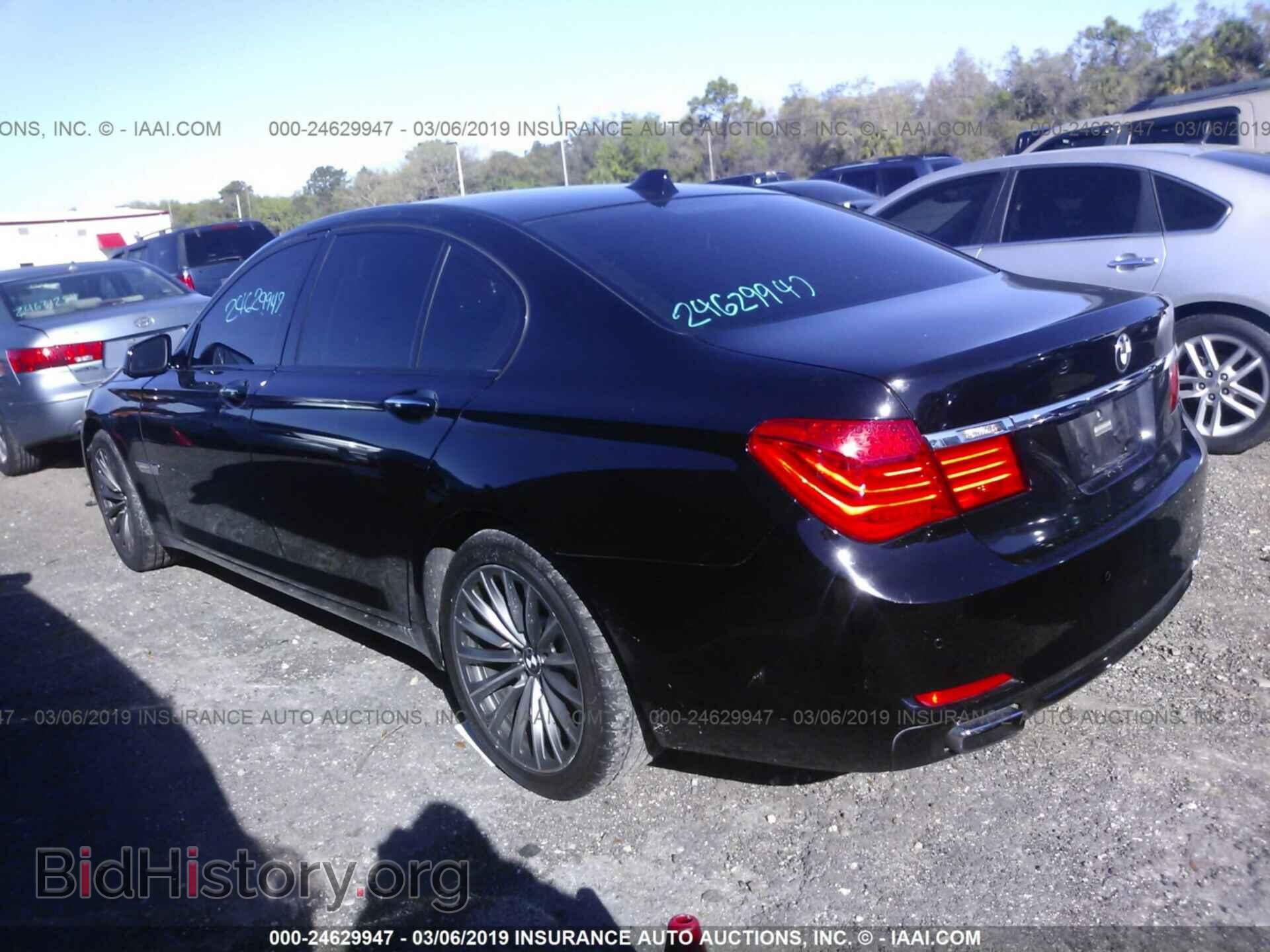 2011 BMW 740 - VIN: WBAKA4C53BC612678 - Фото 3