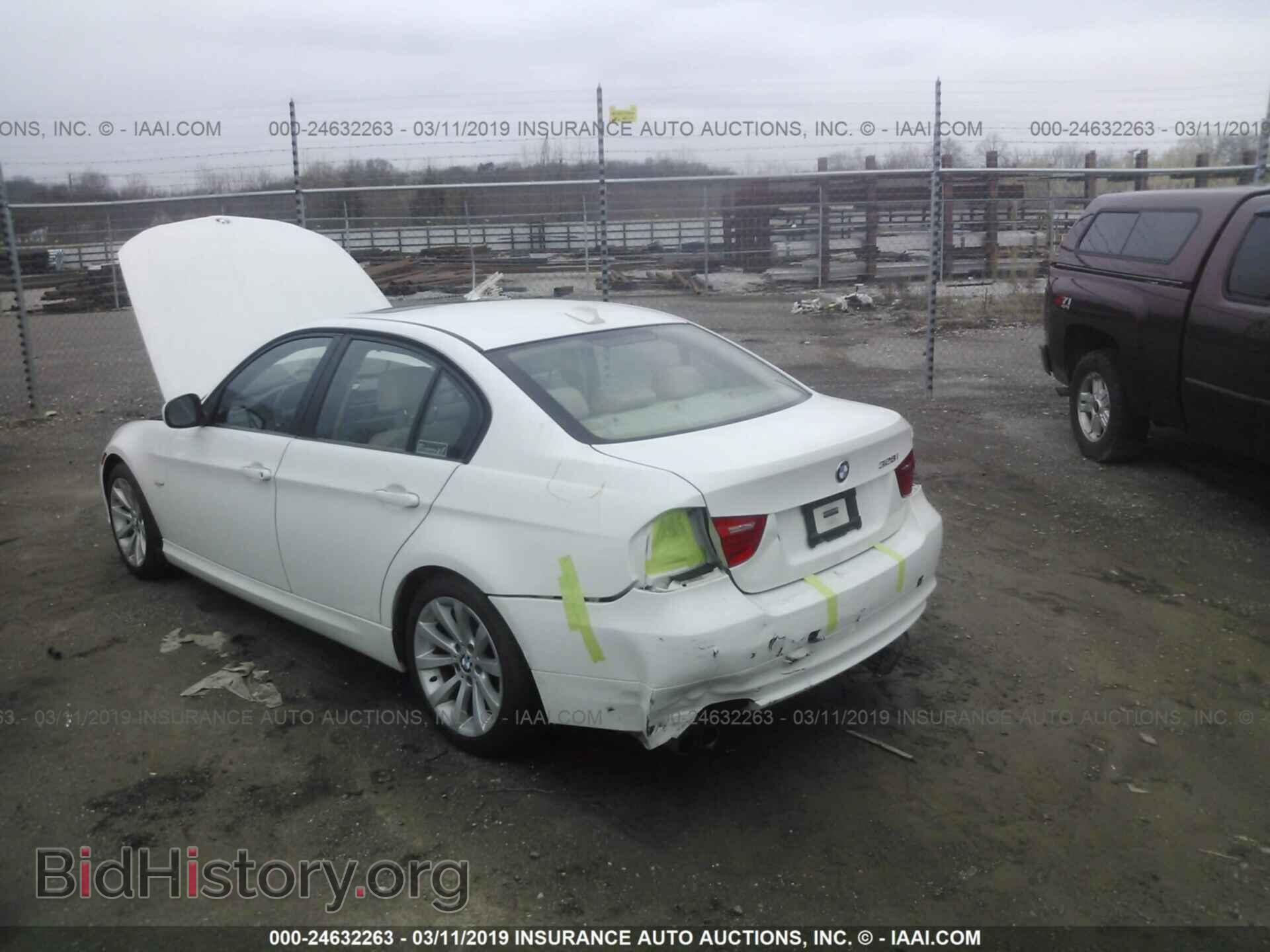 2011 BMW 328 - VIN: WBAPH7C51BE678525 - Photo 3