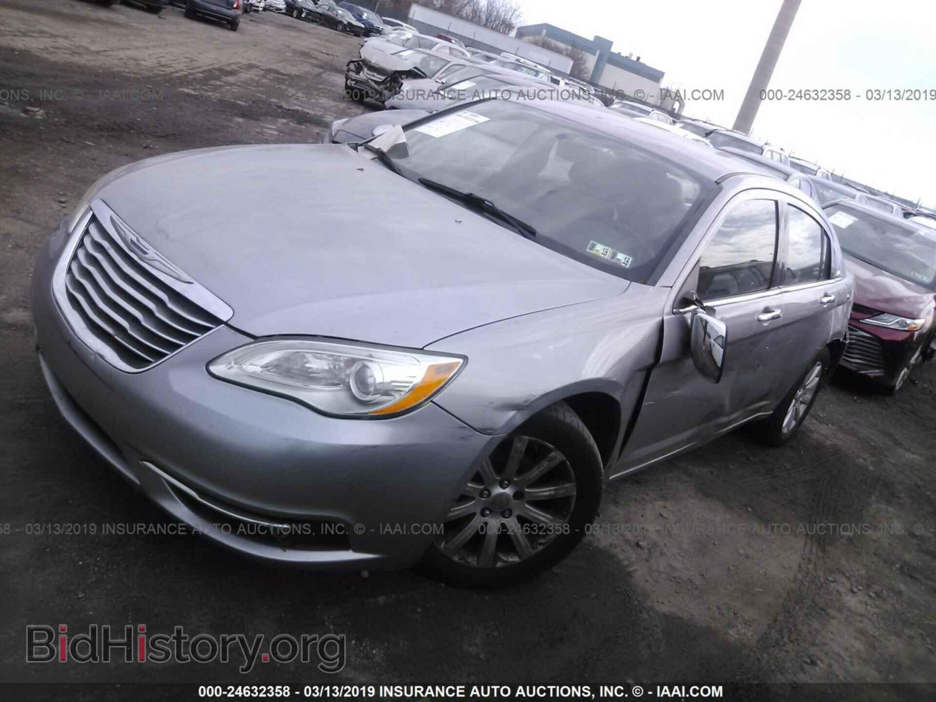 2013 CHRYSLER 200 - VIN: 1C3CCBCG5DN579217 - Фото 2