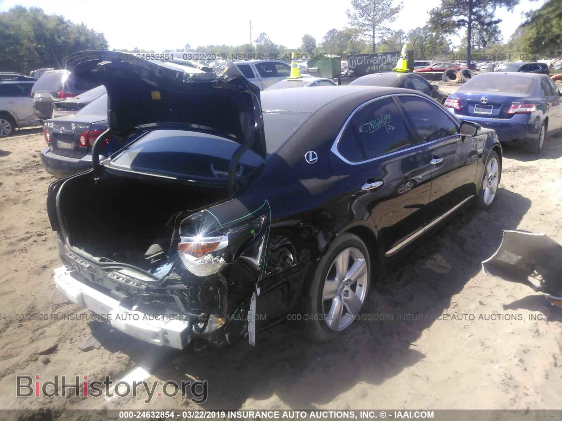 2011 LEXUS LS - VIN: JTHBL5EF3B5104805 - Photo 4