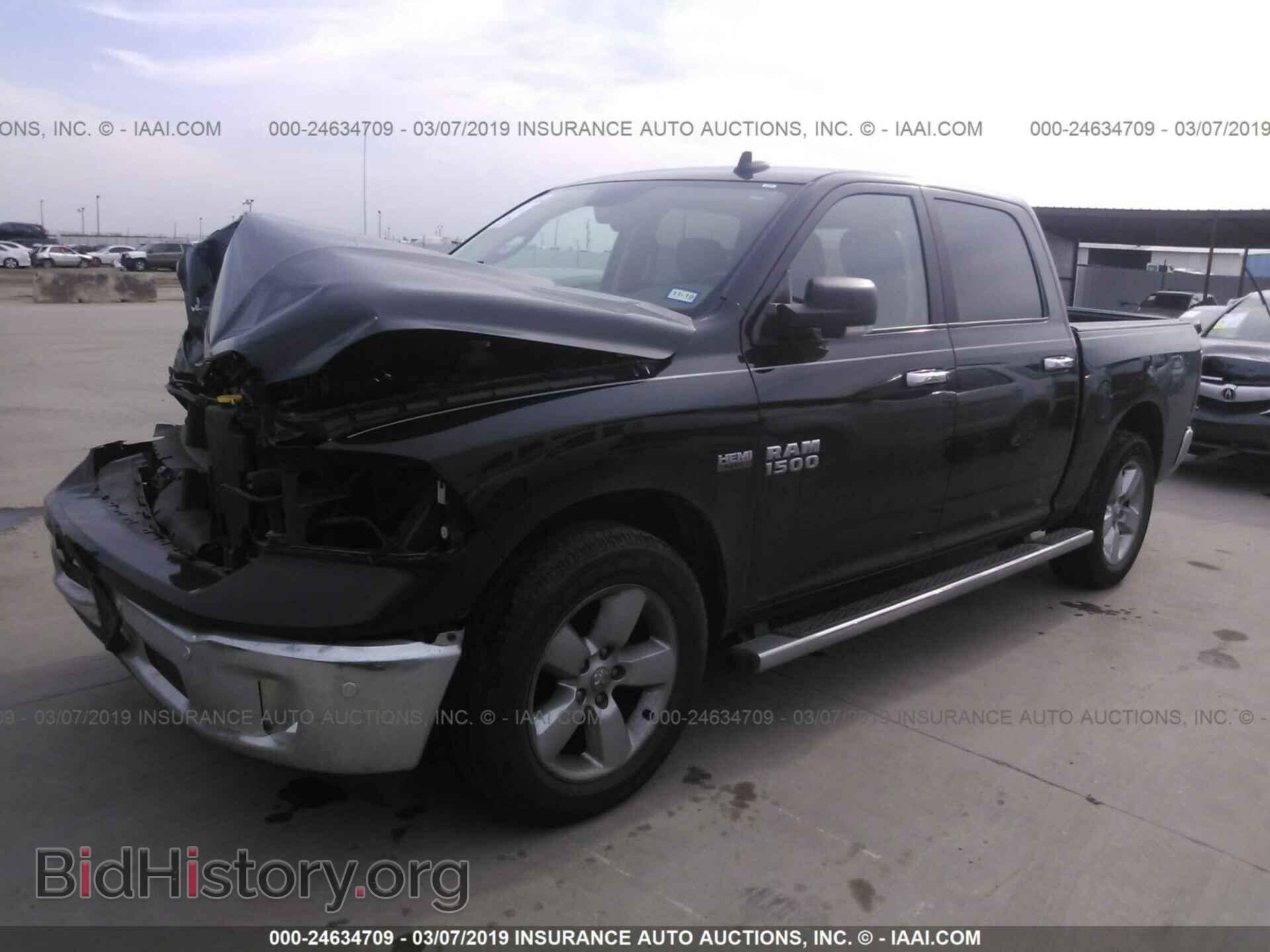 2017 RAM 1500 - VIN: 3C6RR6LT0HG563764 - Photo 2