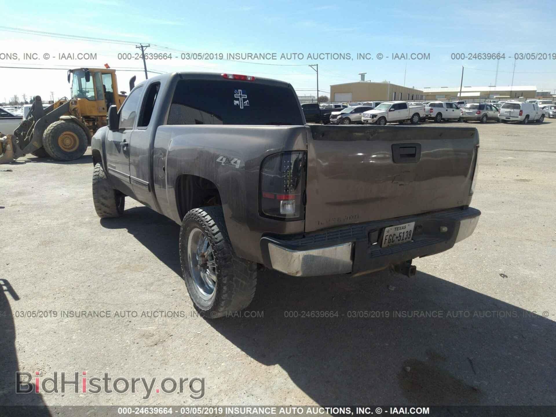 2011 CHEVROLET SILVERADO - VIN: 1GCRKREA4BZ106070 - Фото 3