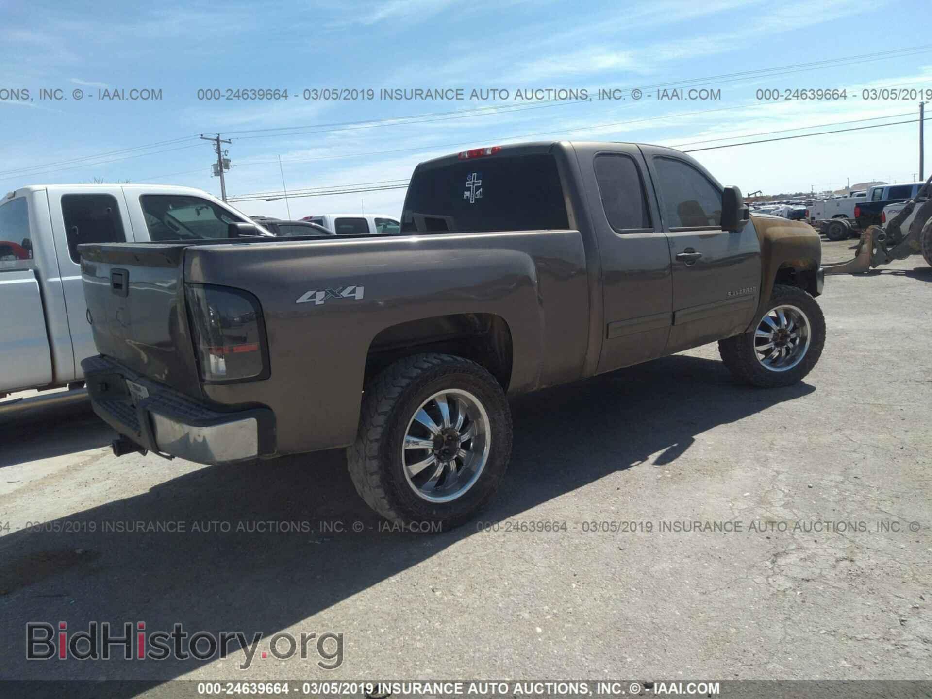 2011 CHEVROLET SILVERADO - VIN: 1GCRKREA4BZ106070 - Фото 4