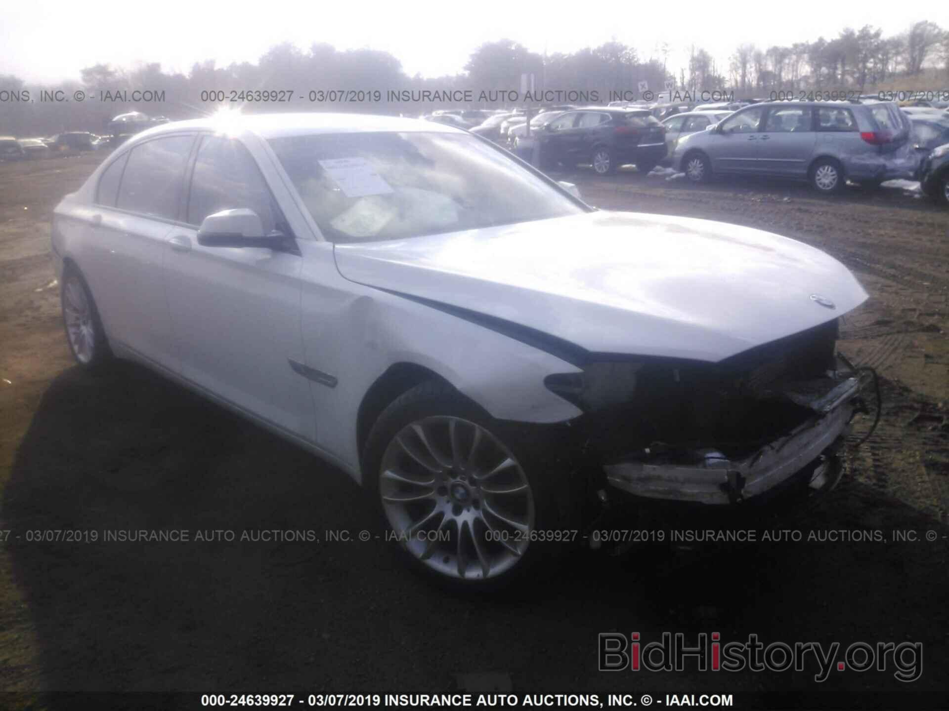 Photo WBAYF8C58DD140946 - BMW 750 2013