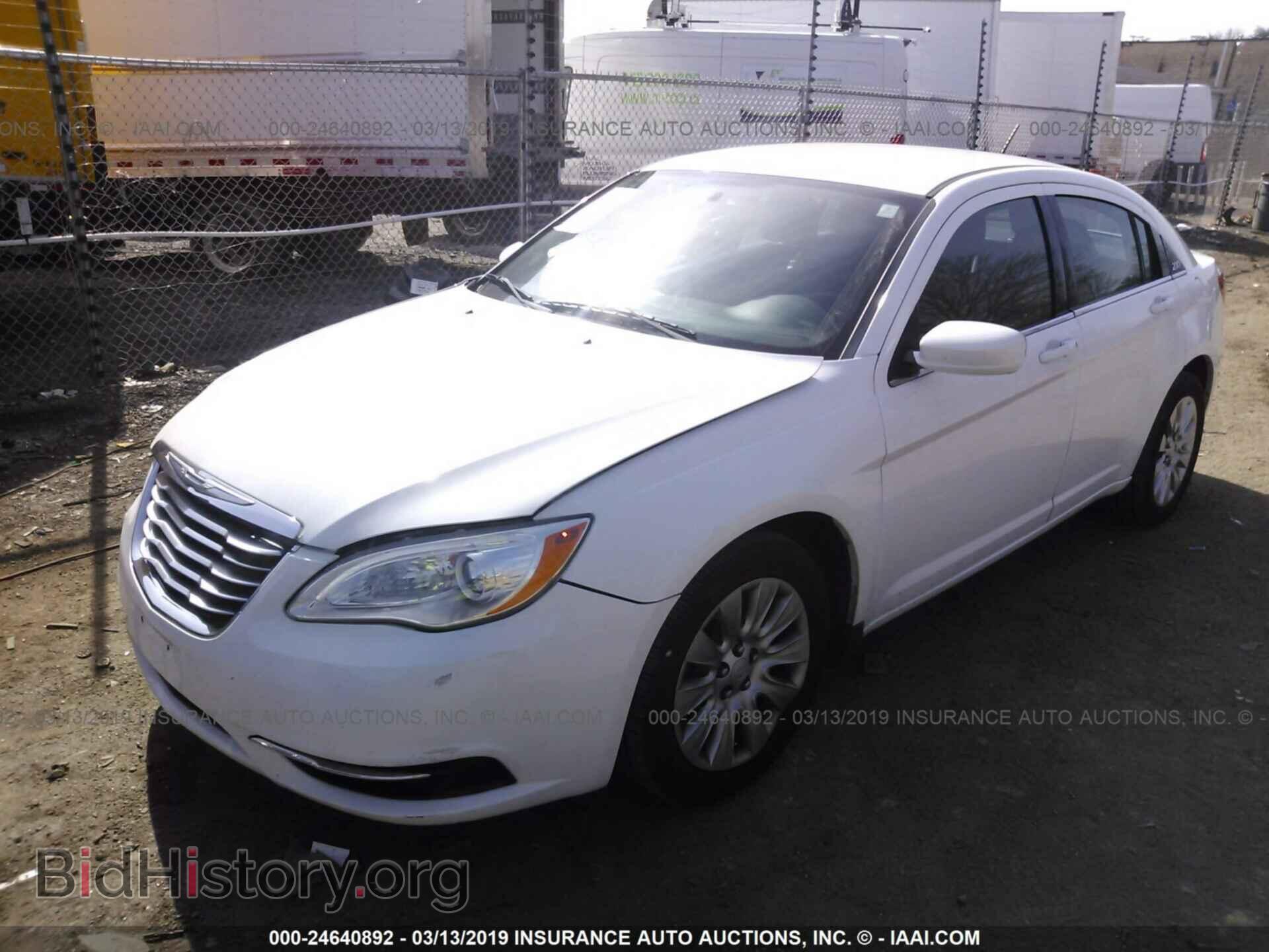 2013 CHRYSLER 200 - VIN: 1C3CCBAB6DN767851 - Фото 2