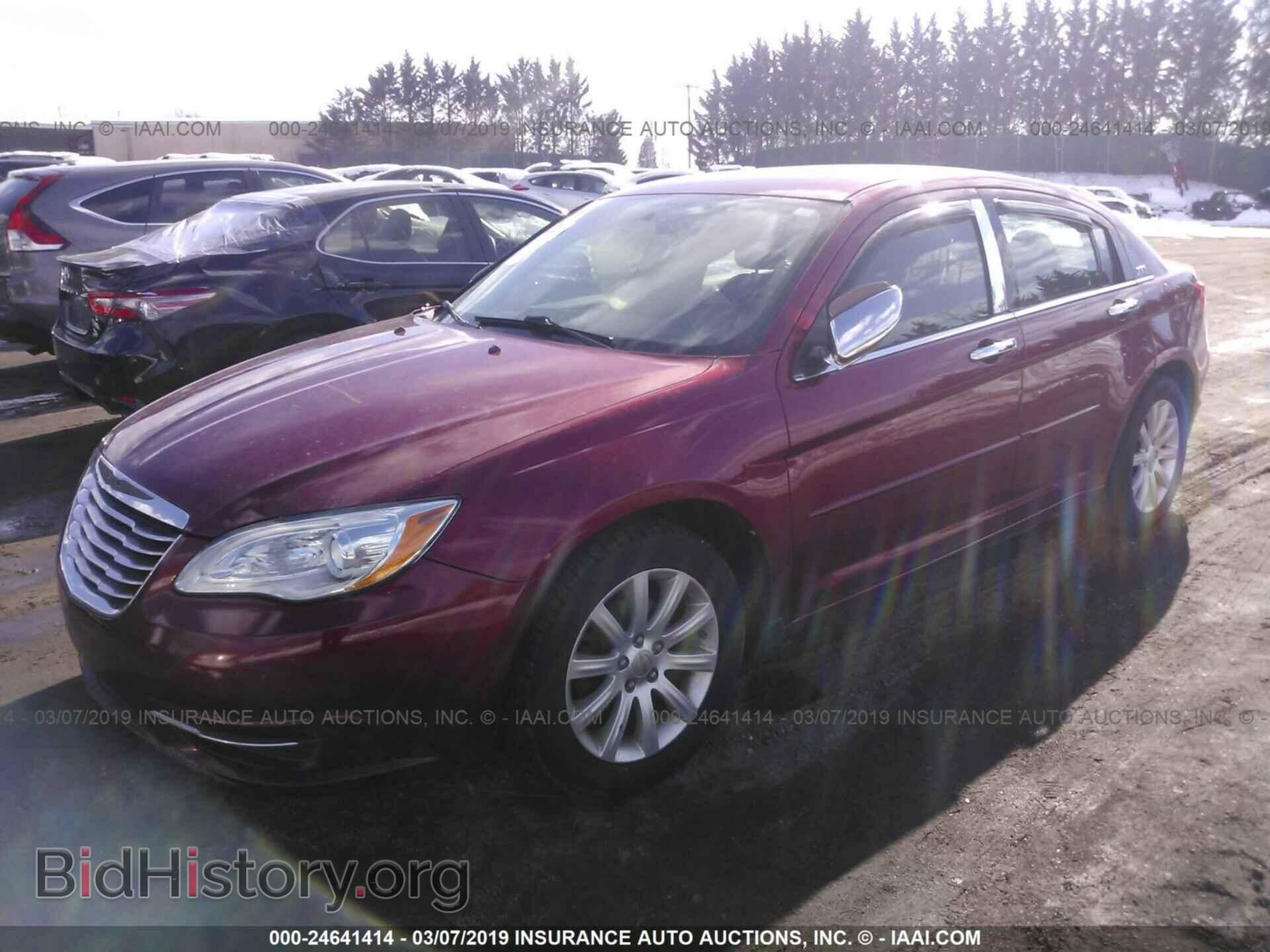 2013 CHRYSLER 200 - VIN: 1C3CCBBG0DN659719 - Фото 2