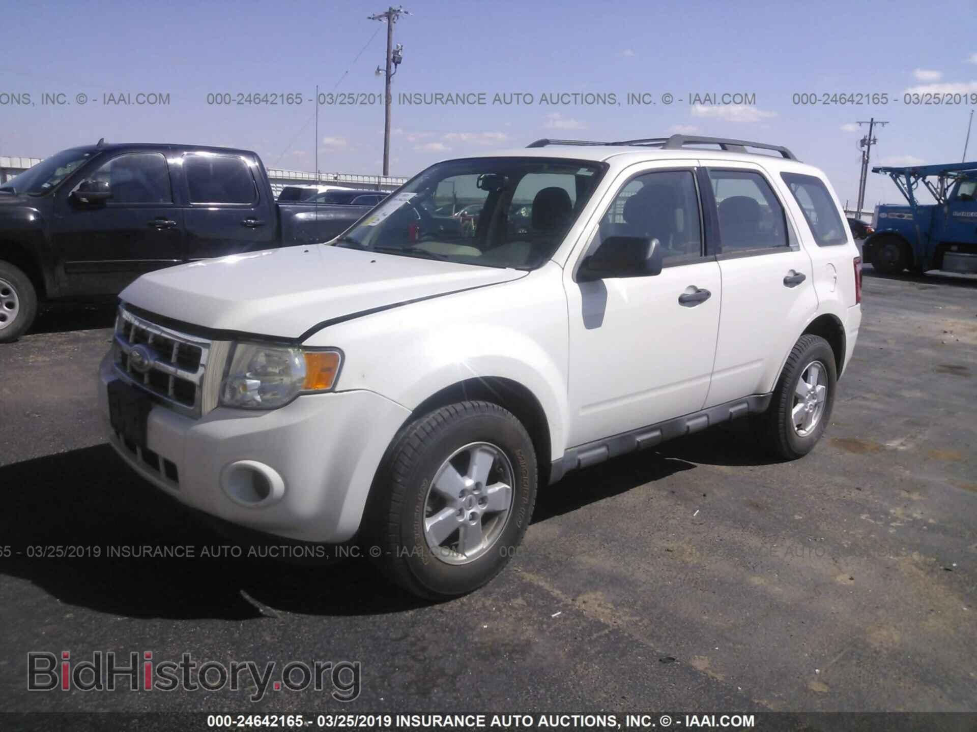 2011 FORD ESCAPE - VIN: 1FMCU0C7XBKA24450 - Фото 2