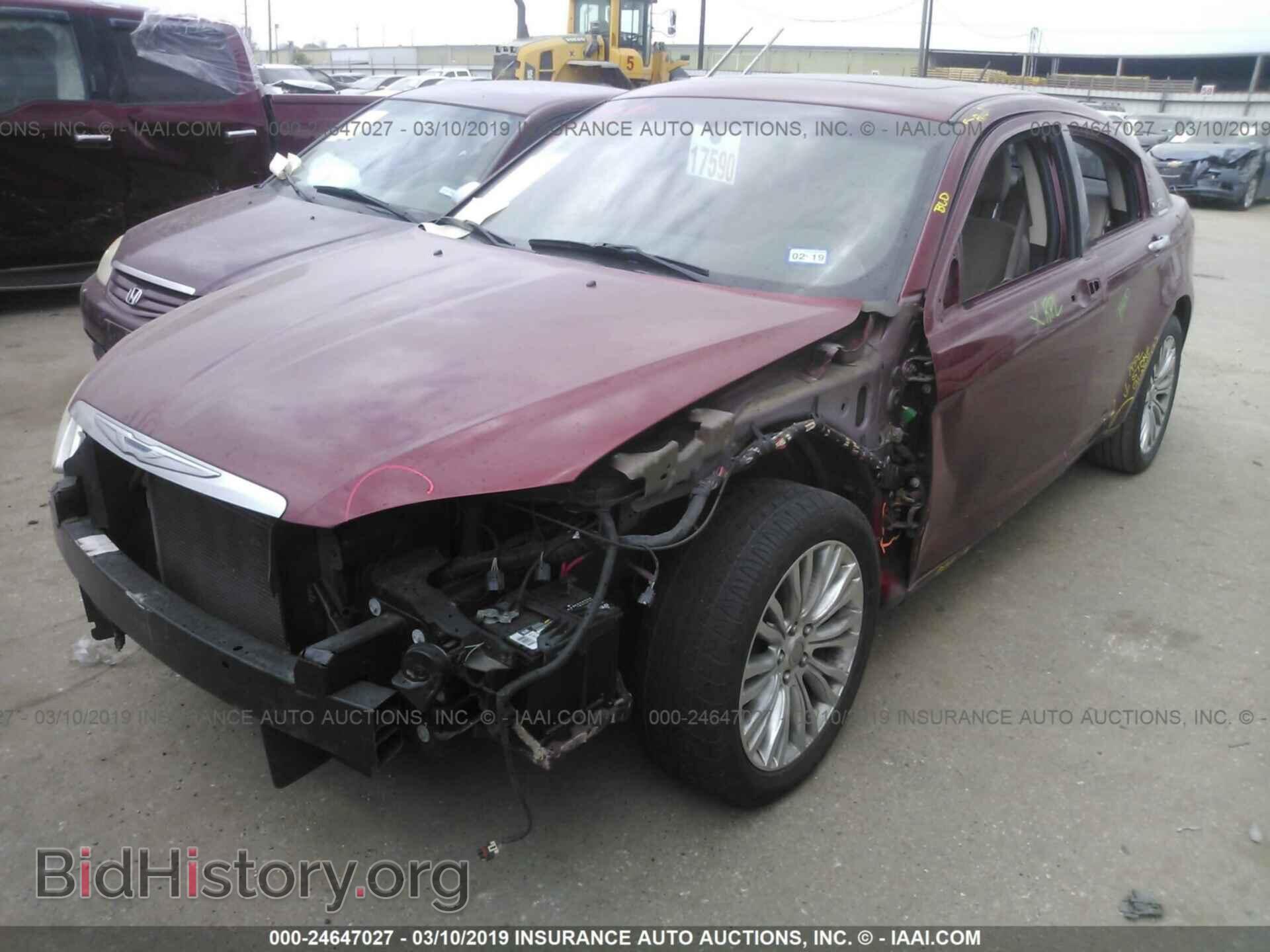 2011 CHRYSLER 200 - VIN: 1C3BC2FG2BN575694 - Фото 2
