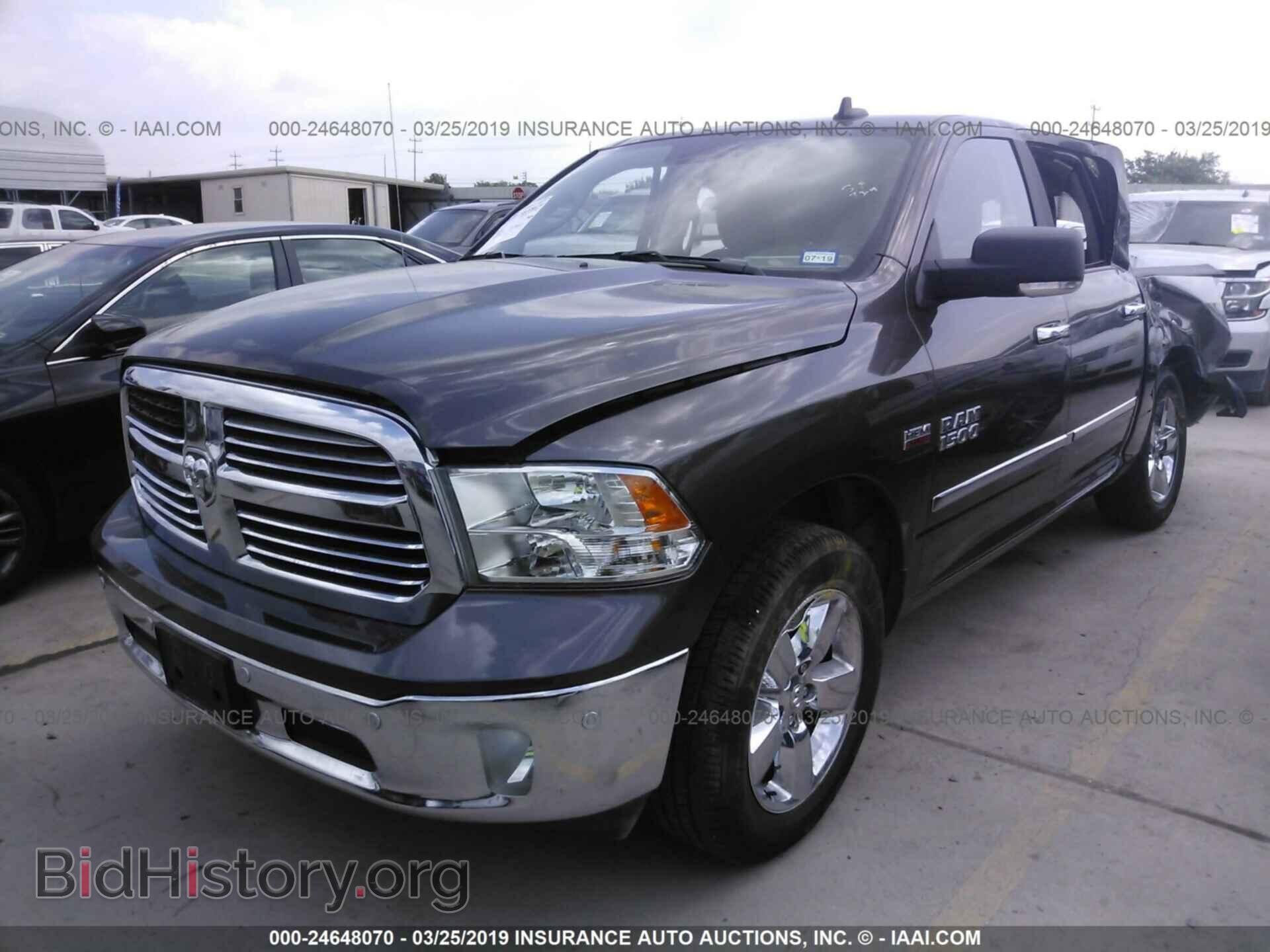 2017 RAM 1500 - VIN: 3C6RR6LT5HG768917 - Фото 2