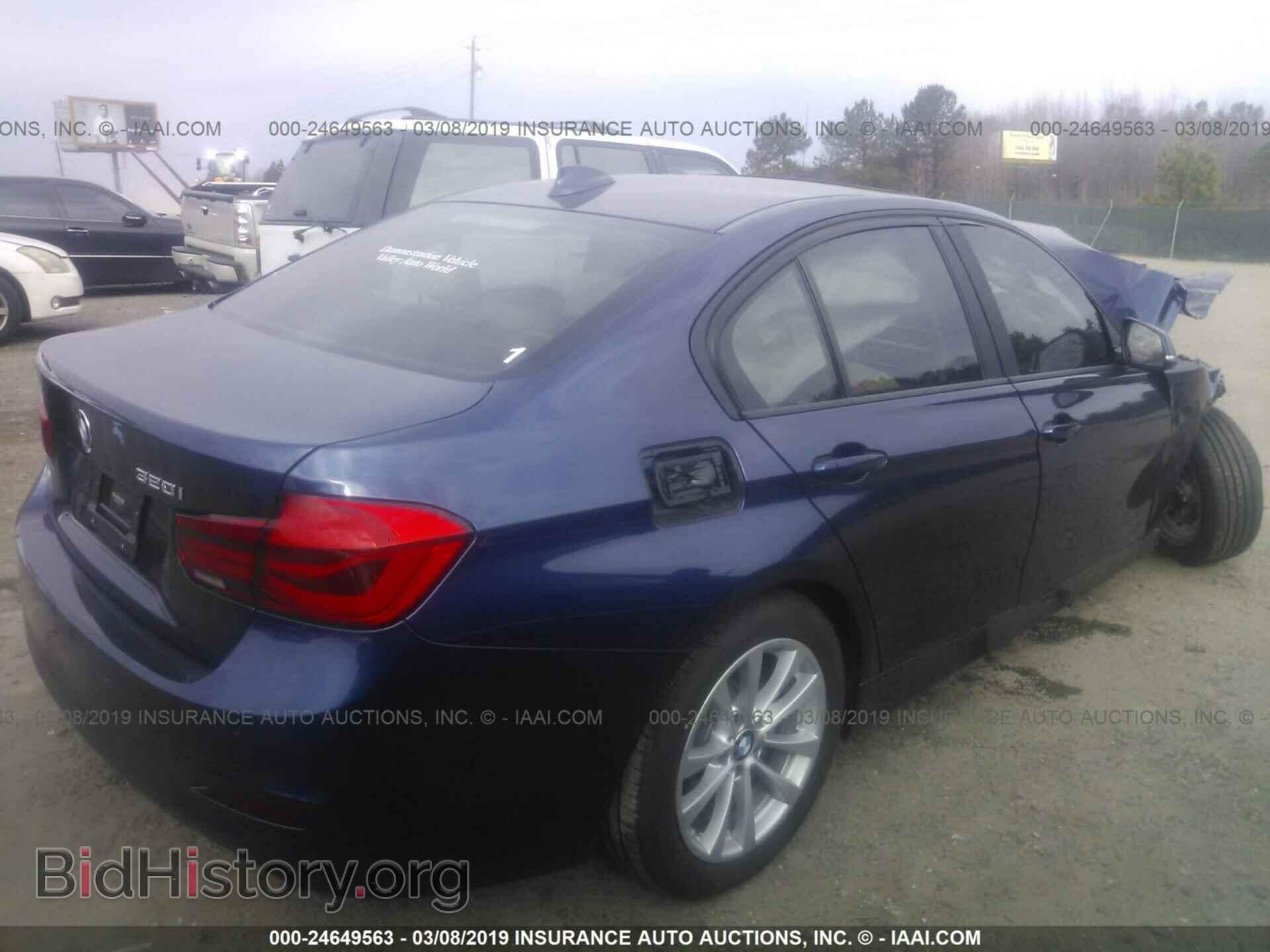 2018 BMW 320 - VIN: WBA8A9C54JAH13894 - Photo 4