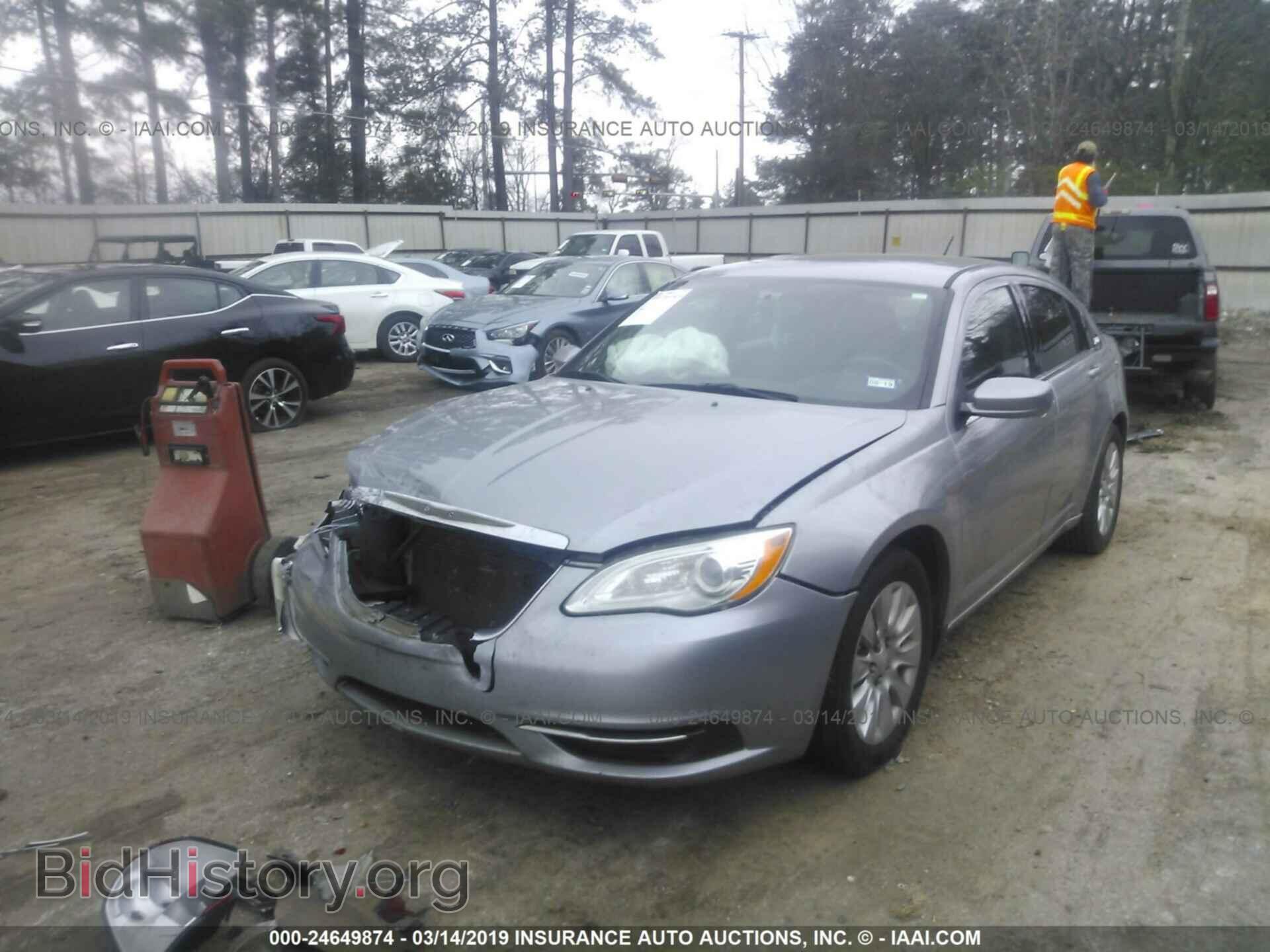 2013 CHRYSLER 200 - VIN: 1C3CCBAB0DN640206 - Photo 2