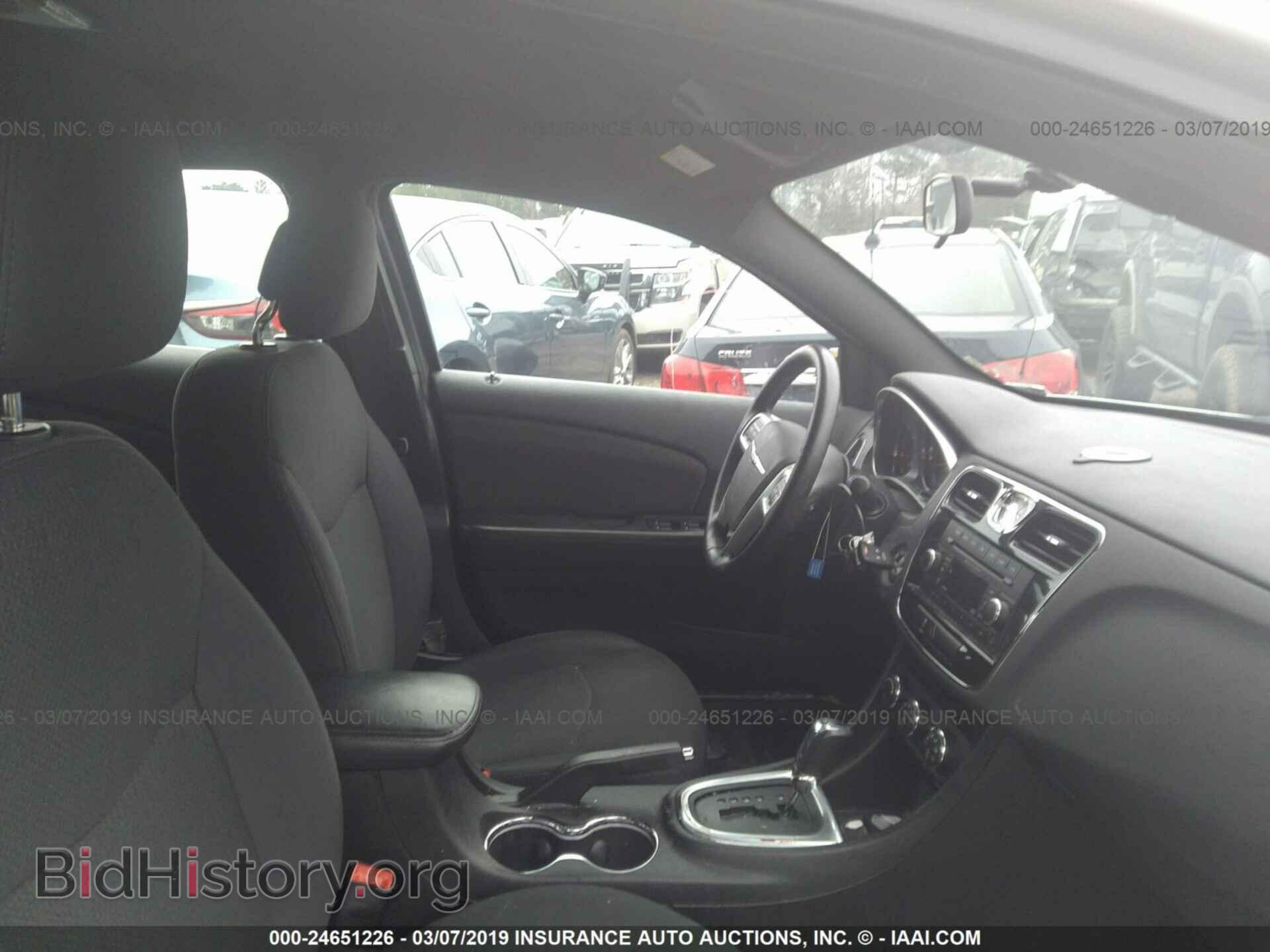 2012 CHRYSLER 200 - VIN: 1C3CCBBB5CN176200 - Фото 5