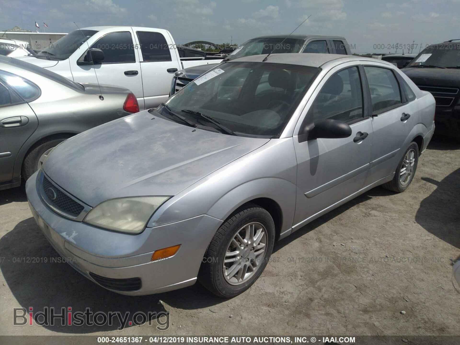 2005 FORD FOCUS - VIN: 1FAFP34N75W252089 - Фото 2