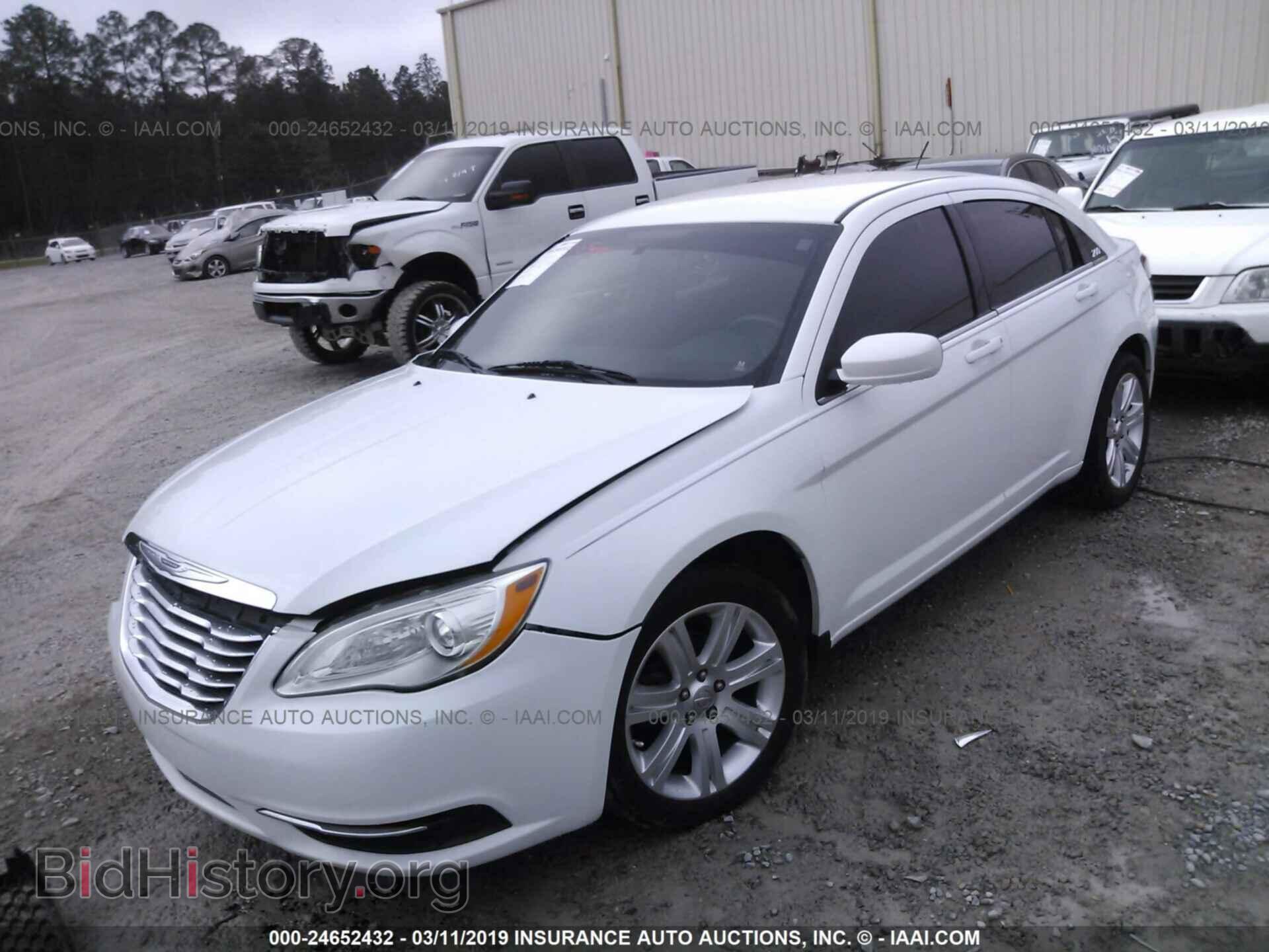 2013 CHRYSLER 200 - VIN: 1C3CCBBB5DN734760 - Photo 2
