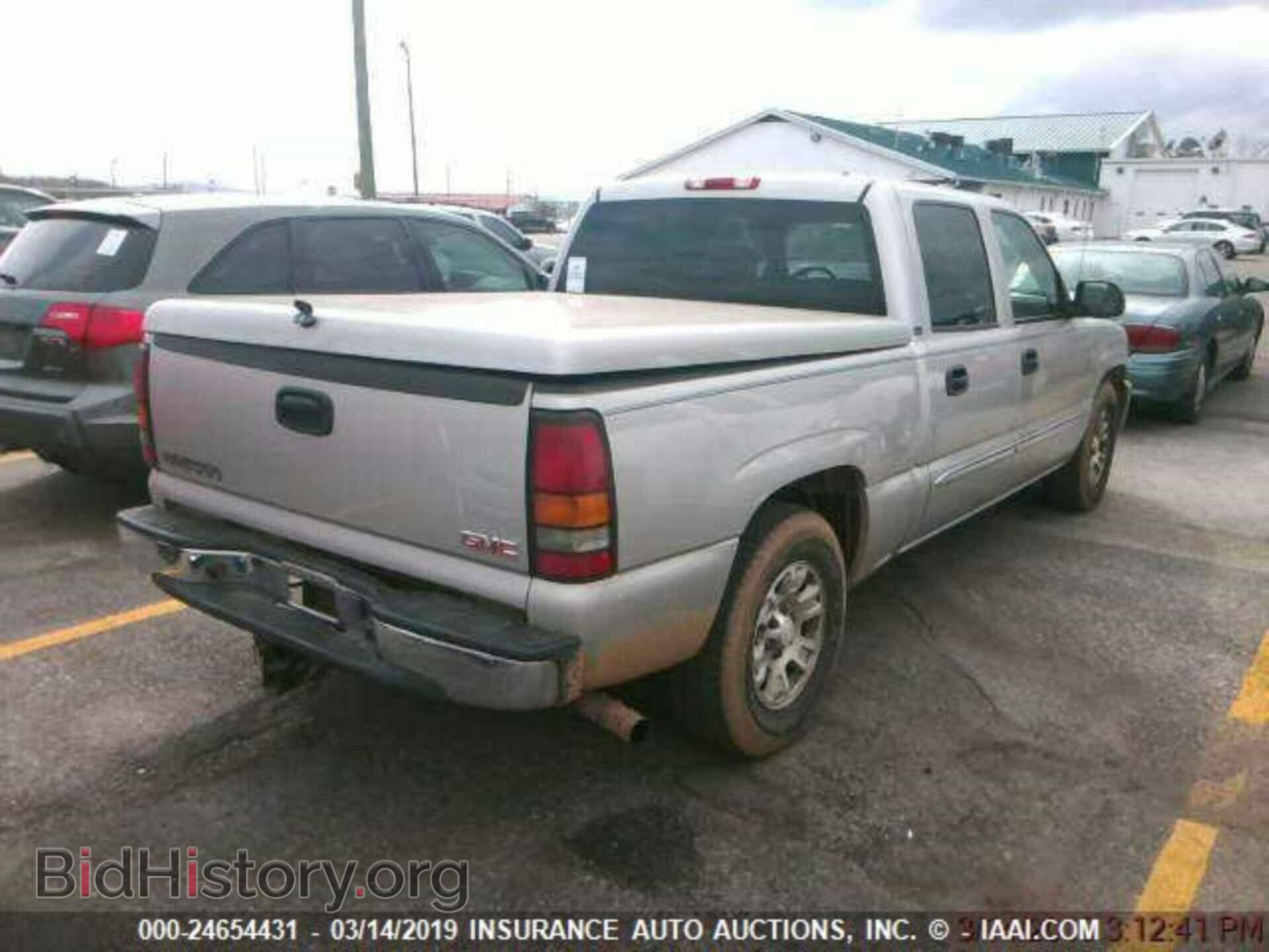 2005 GMC NEW SIERRA - VIN: 2GTEC13TX51113099 - Фото 2