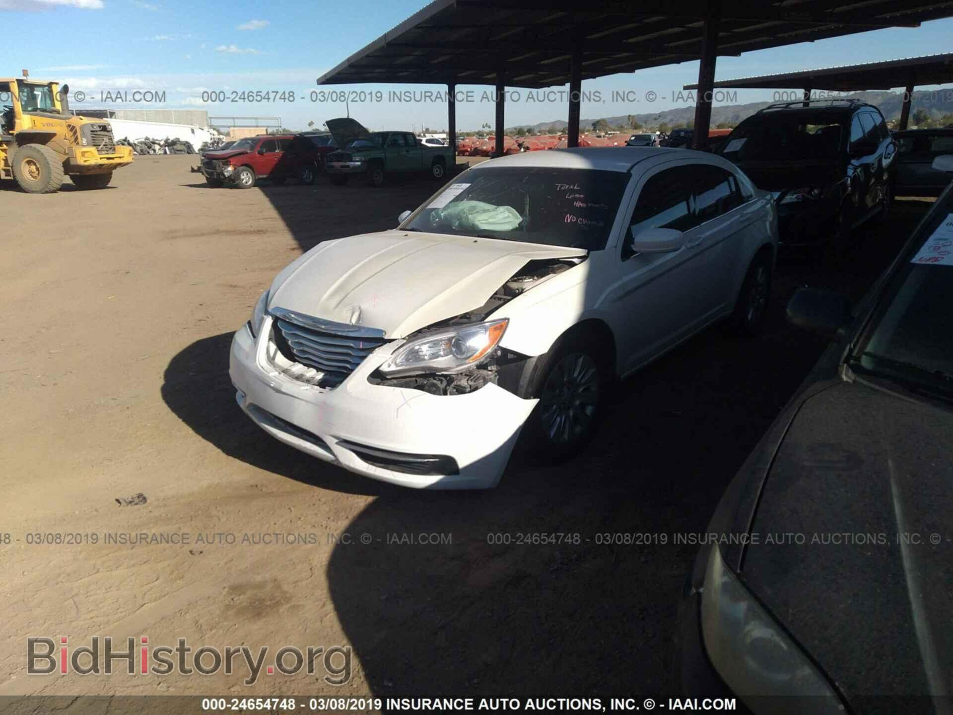 2012 CHRYSLER 200 - VIN: 1C3CCBAB7CN273576 - Фото 2