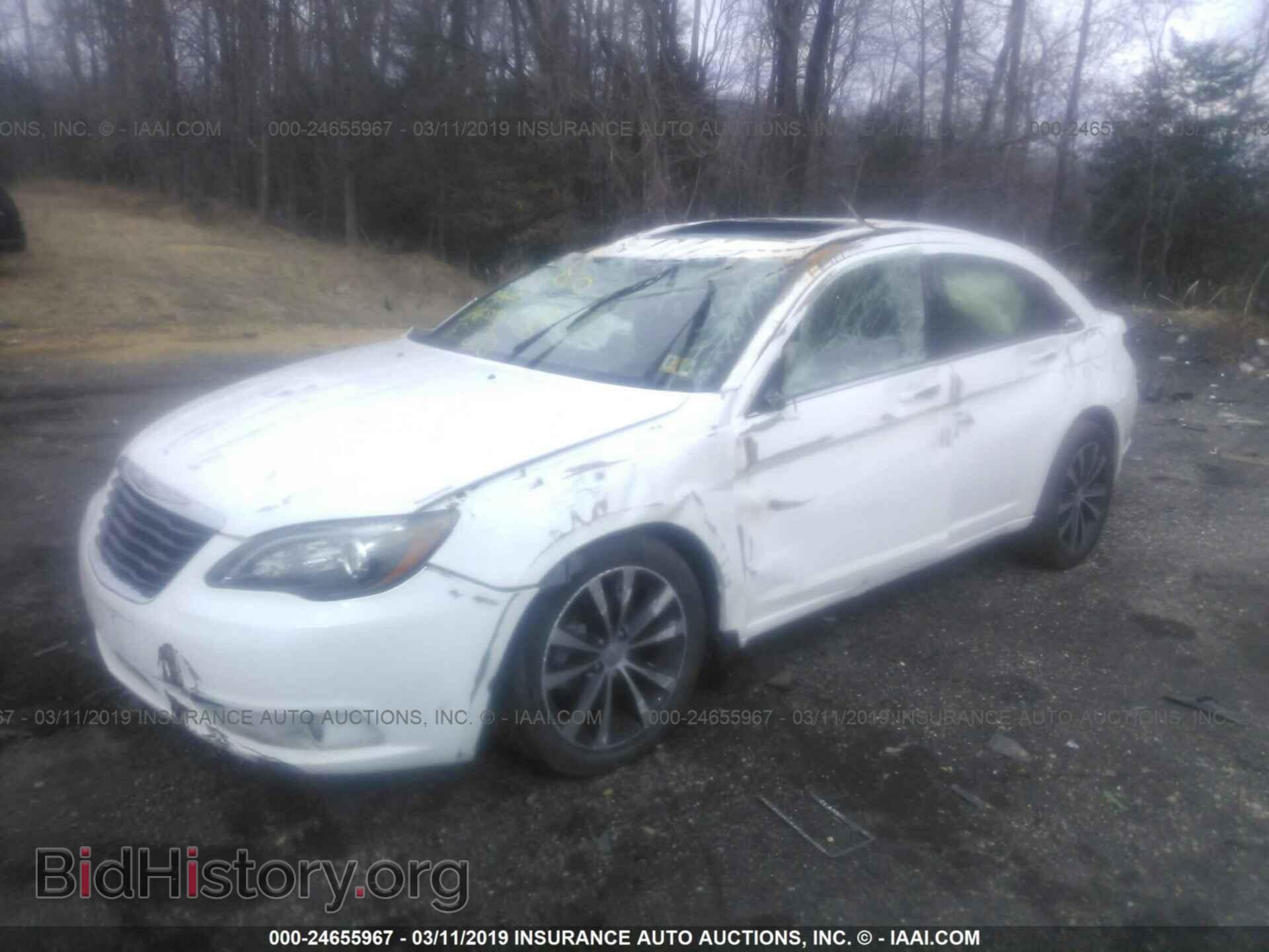 2011 CHRYSLER 200 - VIN: 1C3BC8FG8BN567666 - Фото 2