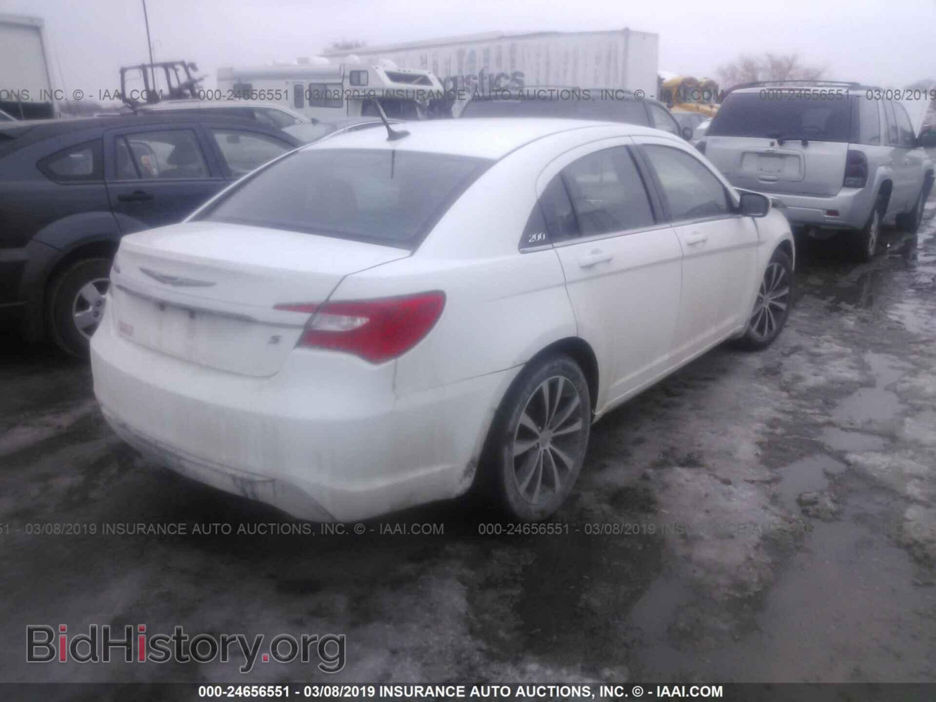 2013 CHRYSLER 200 - VIN: 1C3CCBCG0DN547341 - Фото 4