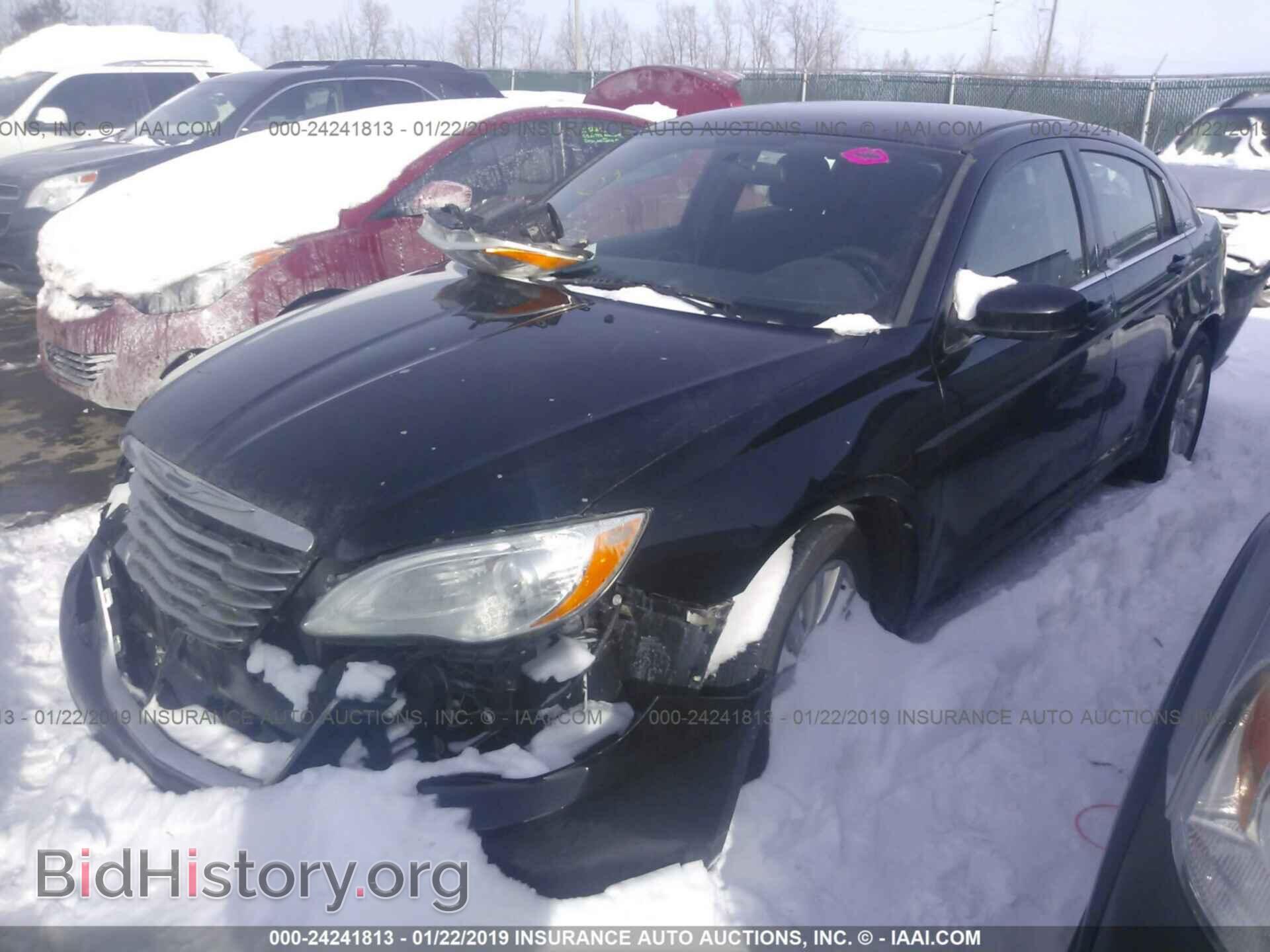 2013 CHRYSLER 200 - VIN: 1C3CCBBG1DN528167 - Photo 2