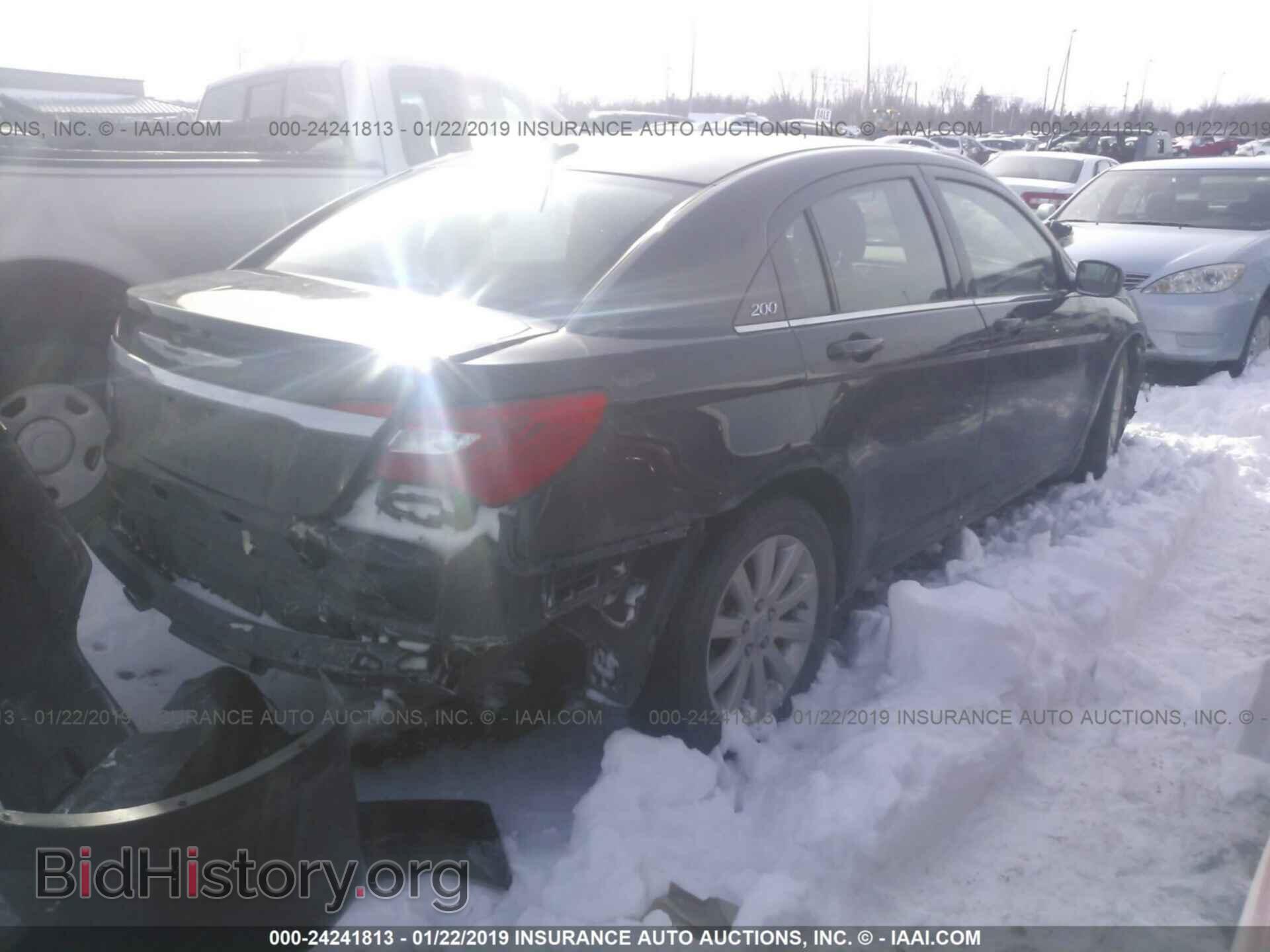 2013 CHRYSLER 200 - VIN: 1C3CCBBG1DN528167 - Photo 4