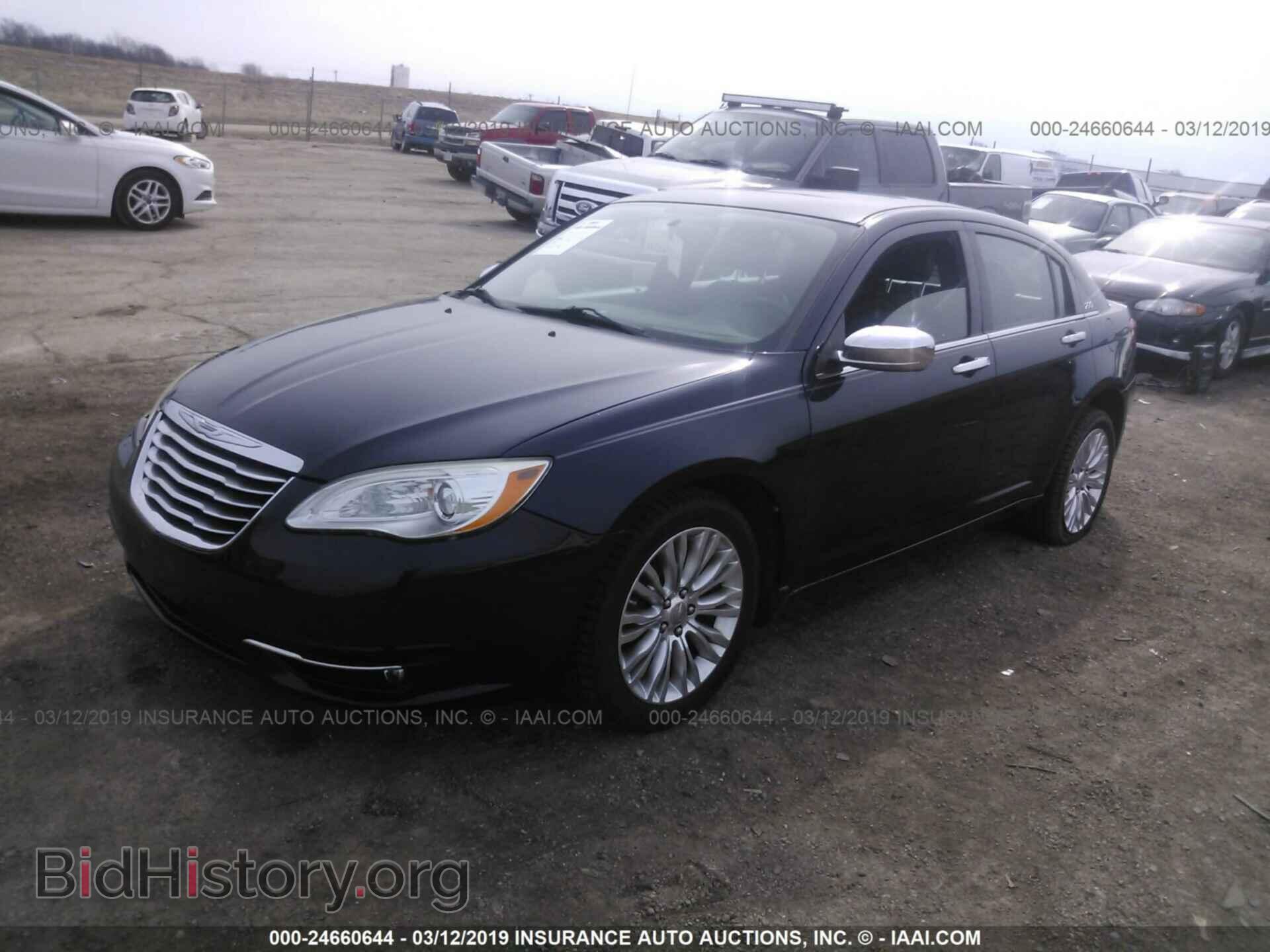 2011 CHRYSLER 200 - VIN: 1C3BC2FG2BN505662 - Photo 2
