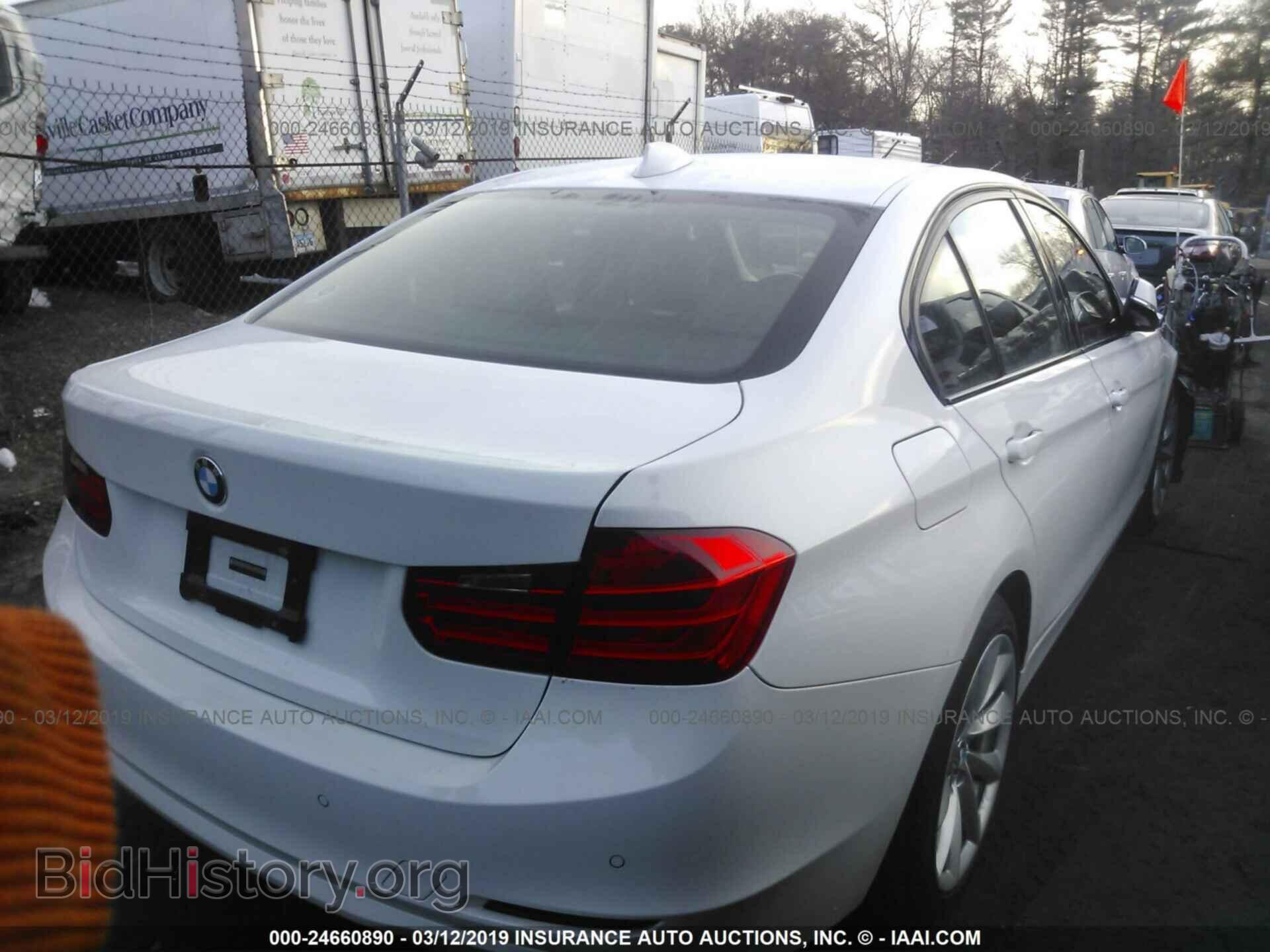 2015 BMW 320 - VIN: WBA3C3G51FNT52892 - Фото 4
