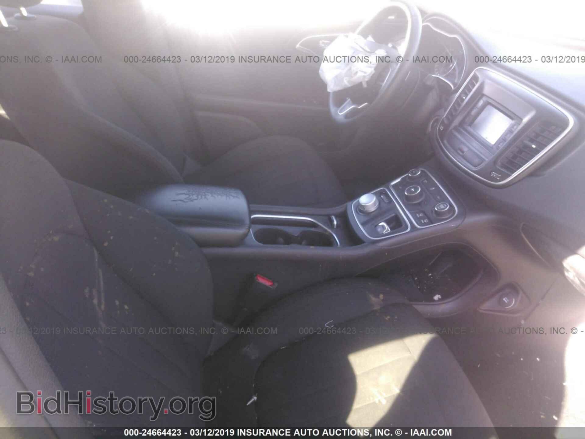 2016 CHRYSLER 200 - VIN: 1C3CCCAG6GN111235 - Photo 5