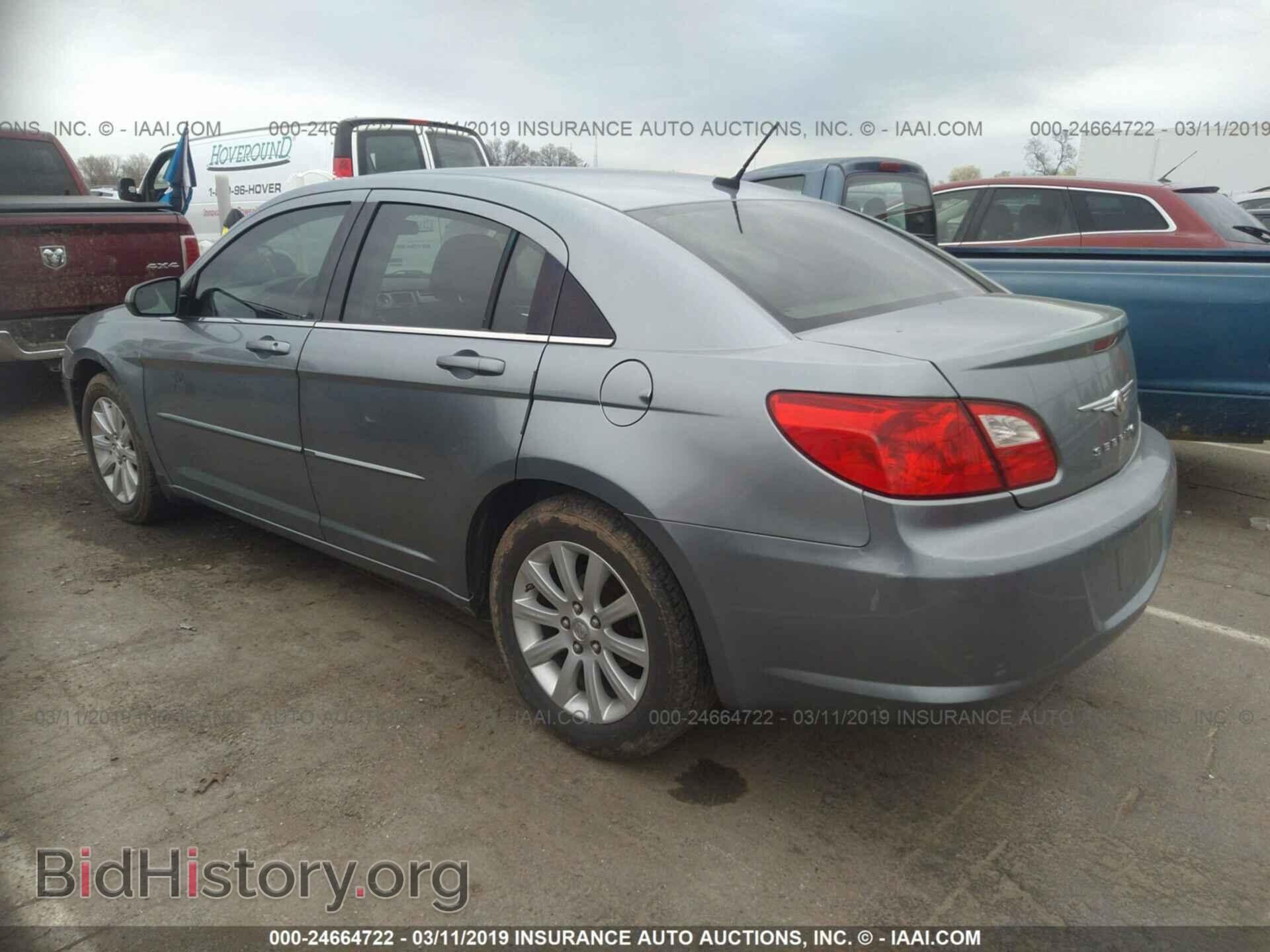 2010 CHRYSLER SEBRING - VIN: 1C3CC5FBXAN228249 - Фото 3