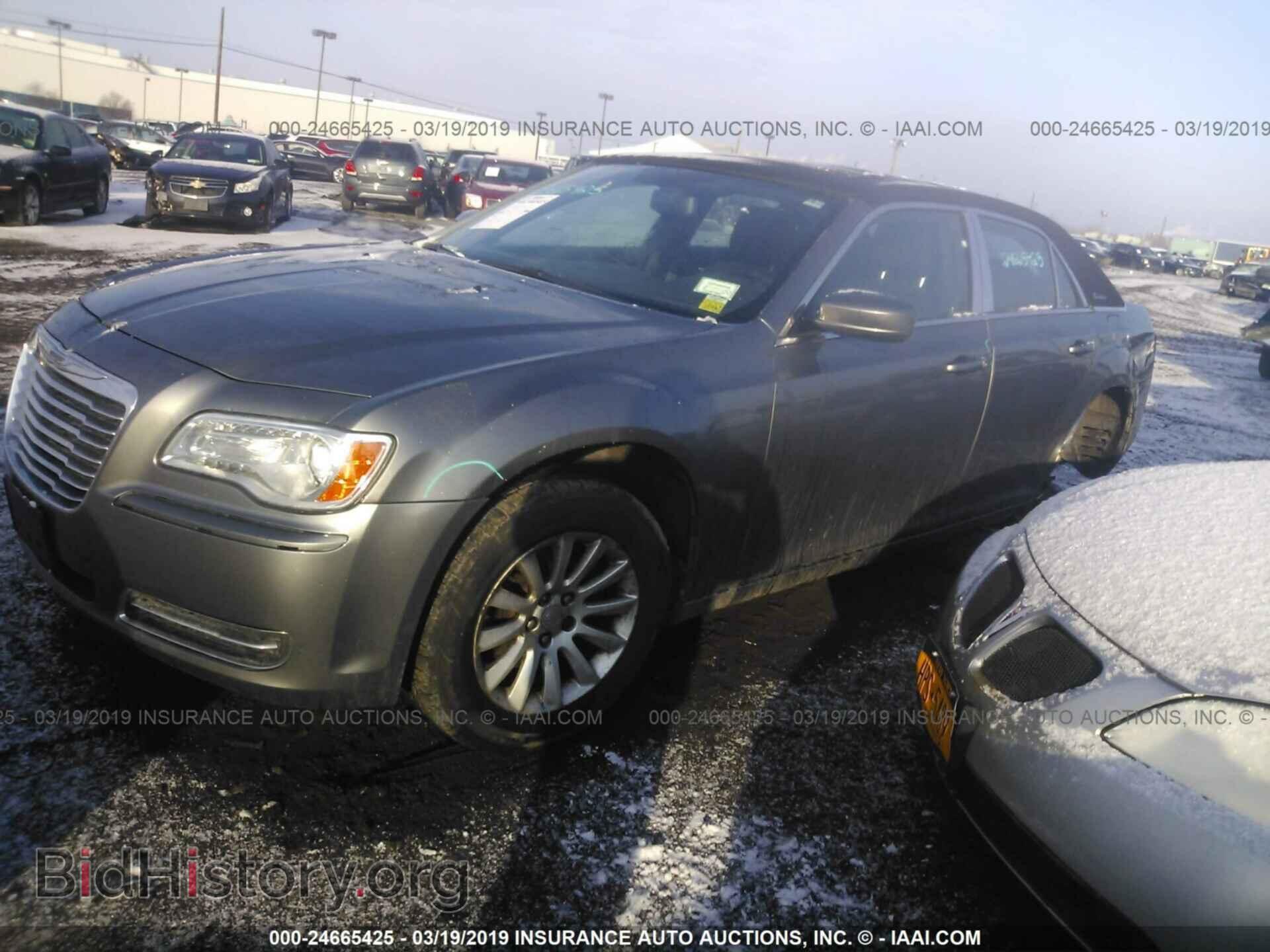 2011 CHRYSLER 300 - VIN: 2C3CA4CG2BH523212 - Фото 2