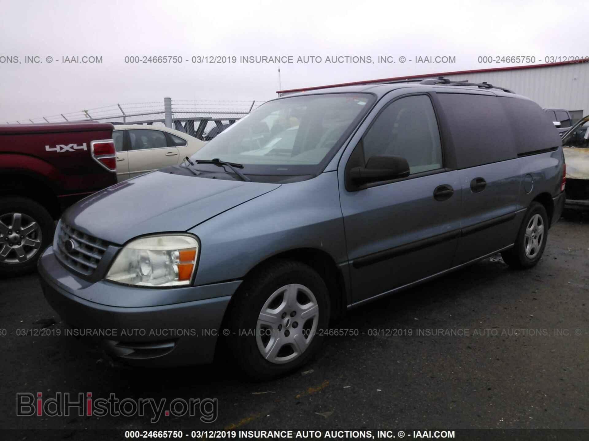 2005 FORD FREESTAR - VIN: 2FMZA51625BA13256 - Фото 2