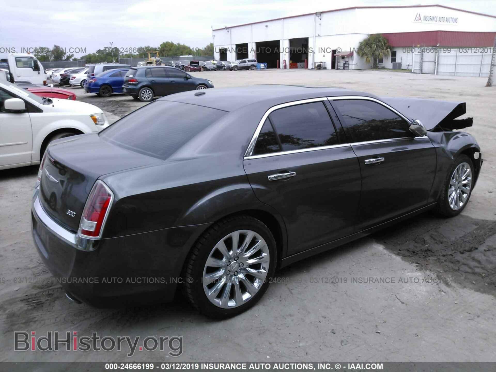 2014 CHRYSLER 300 - VIN: 2C3CCAAG0EH343002 - Фото 4