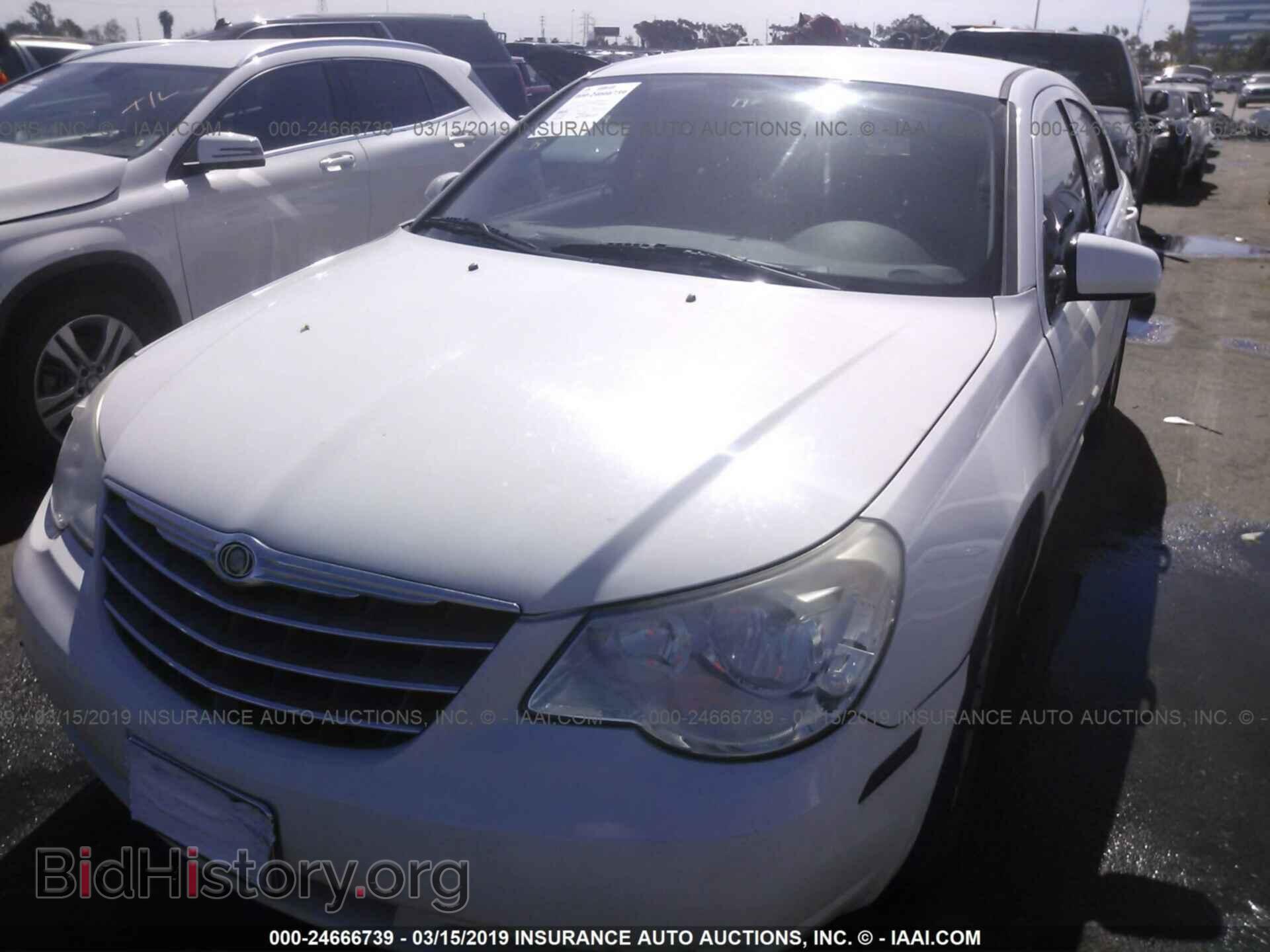 2010 CHRYSLER SEBRING - VIN: 1C3CC5FB0AN147759 - Фото 2