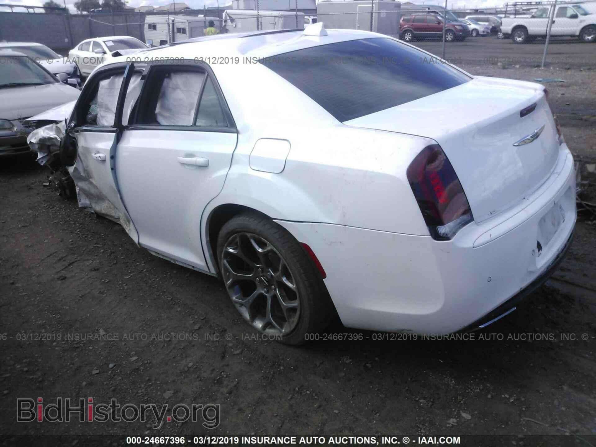 2016 CHRYSLER 300 - VIN: 2C3CCABG2GH175722 - Photo 3