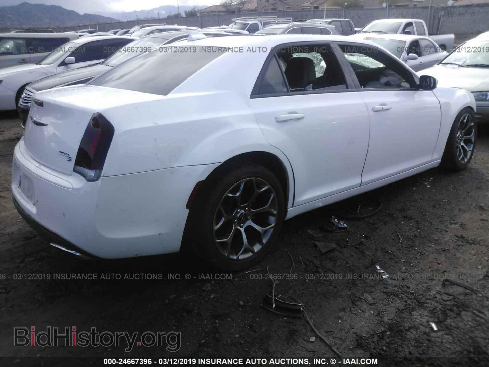 2016 CHRYSLER 300 - VIN: 2C3CCABG2GH175722 - Photo 4