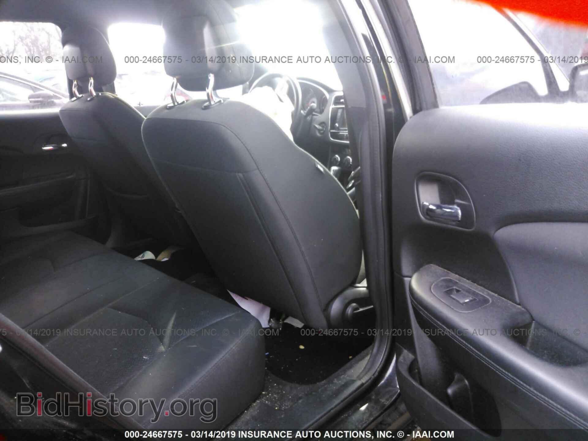 2011 CHRYSLER 200 - VIN: 1C3BC1FB9BN576775 - Фото 8