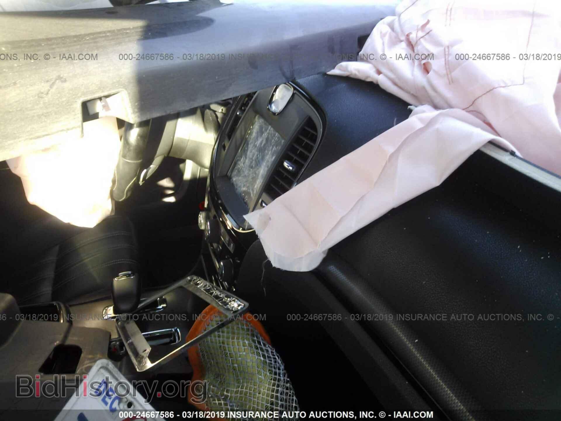 2014 CHRYSLER 300 - VIN: 2C3CCABGXEH103566 - Фото 5