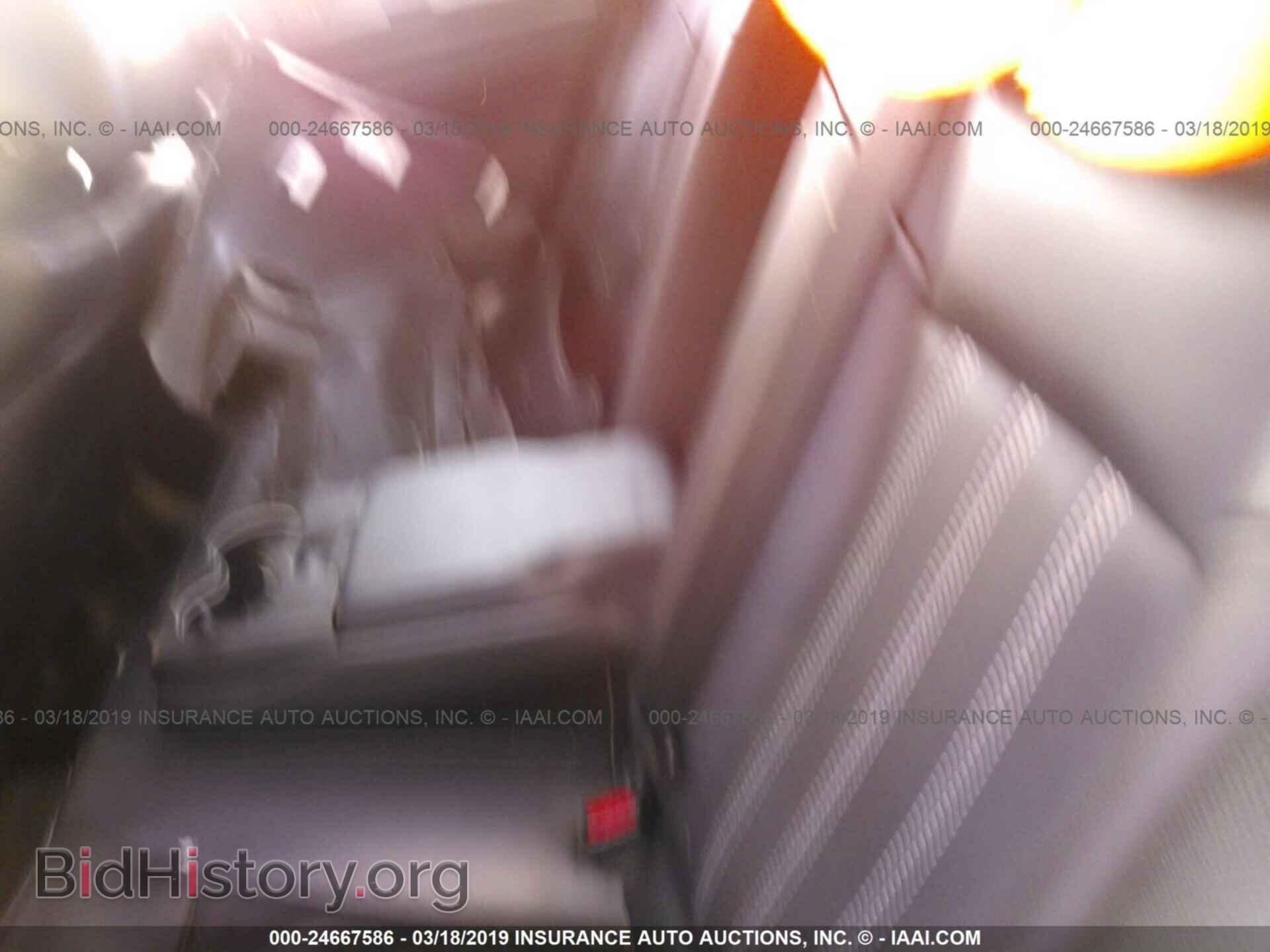 2014 CHRYSLER 300 - VIN: 2C3CCABGXEH103566 - Фото 8