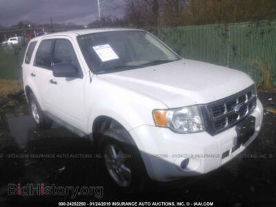 2009 Ford ESCAPE, white — VIN 1FMCU92779KB01209, IAAI