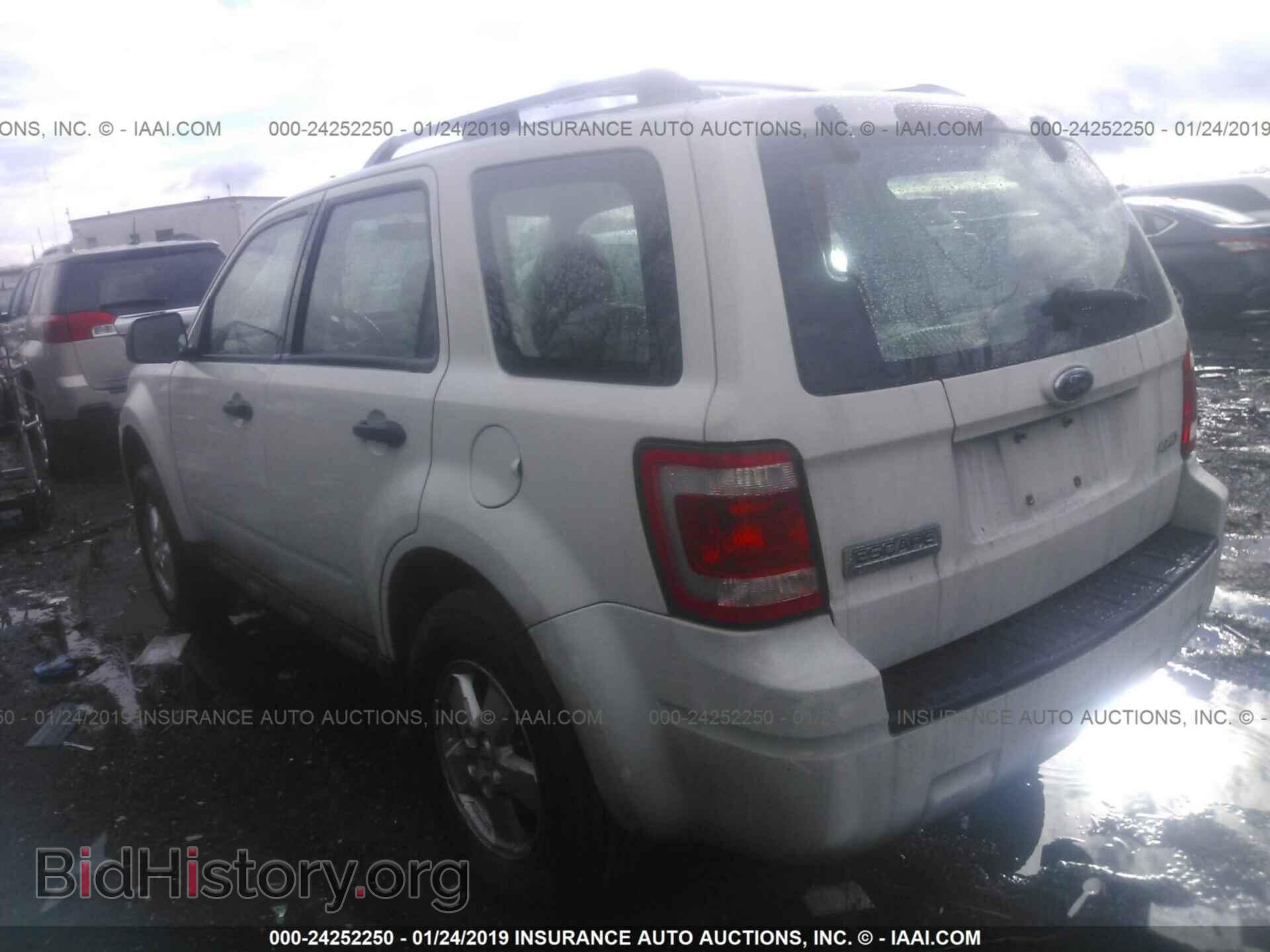 2009 FORD ESCAPE - VIN: 1FMCU92779KB01209 - Фото 3