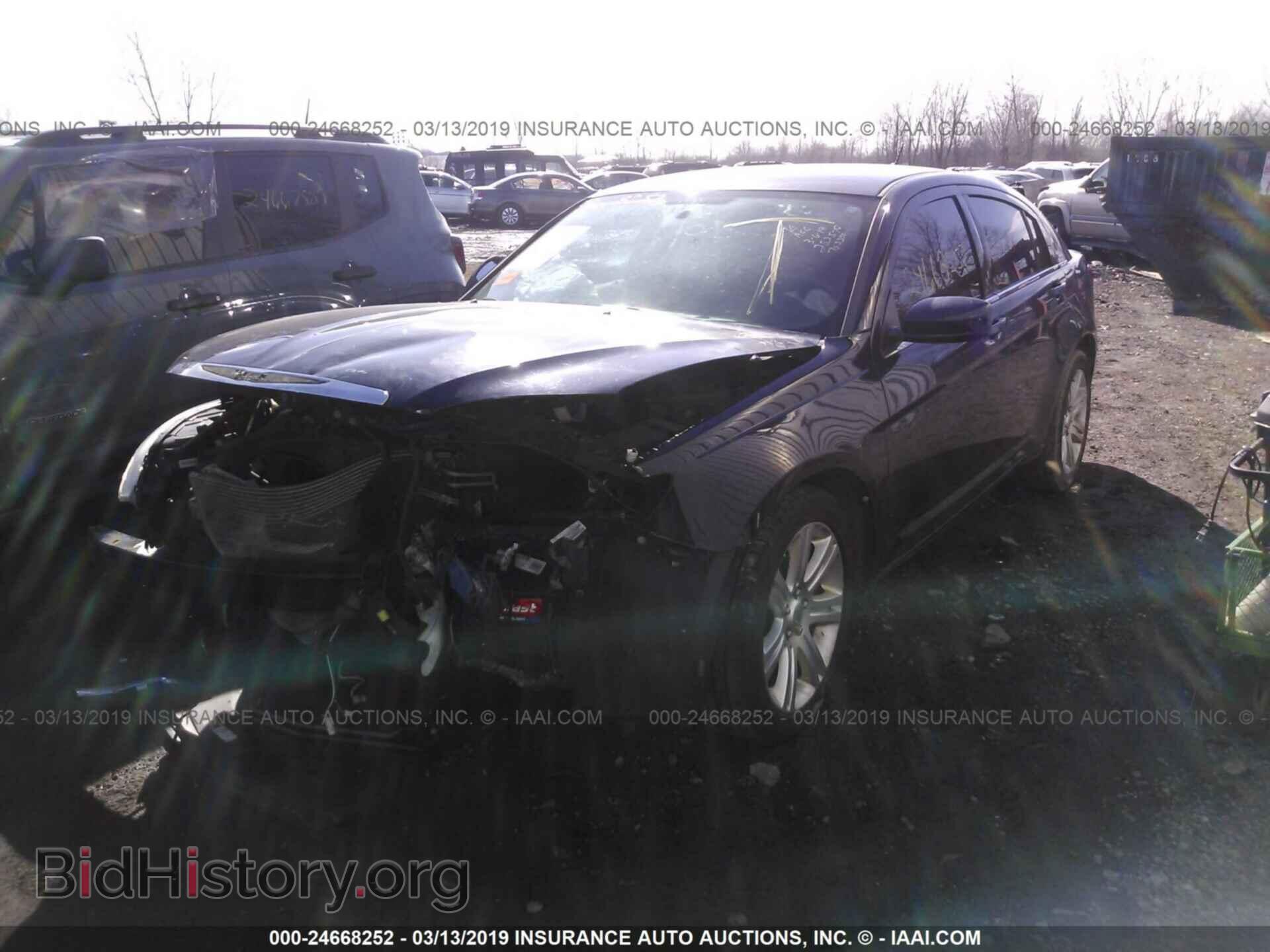 2013 CHRYSLER 200 - VIN: 1C3CCBAB3DN765300 - Photo 2