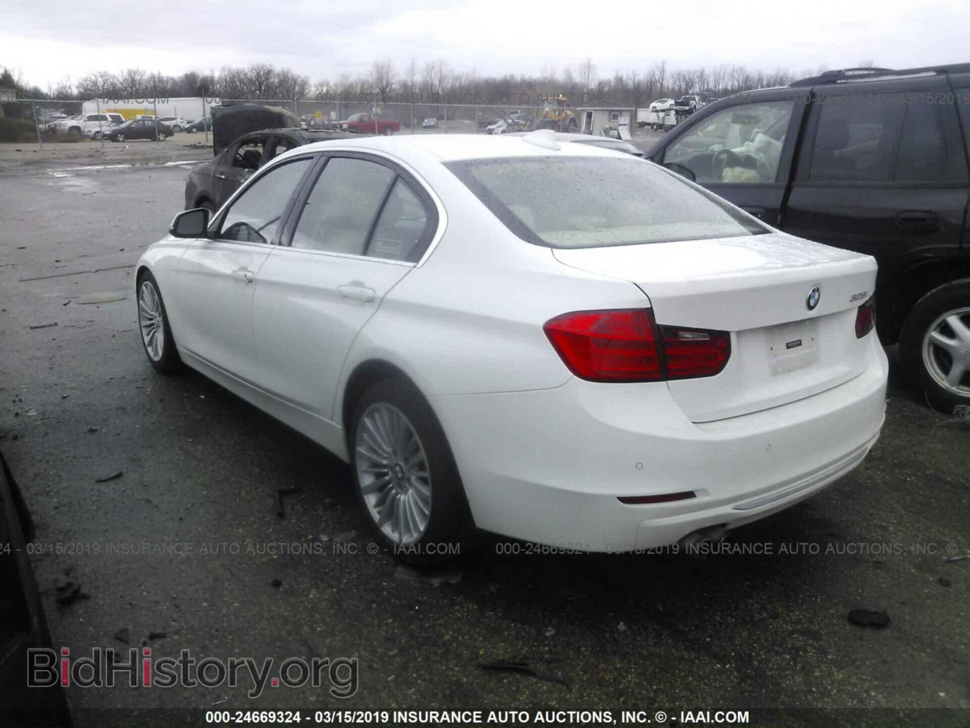 2012 BMW 328 - VIN: WBA3A5C56CF257256 - Фото 3