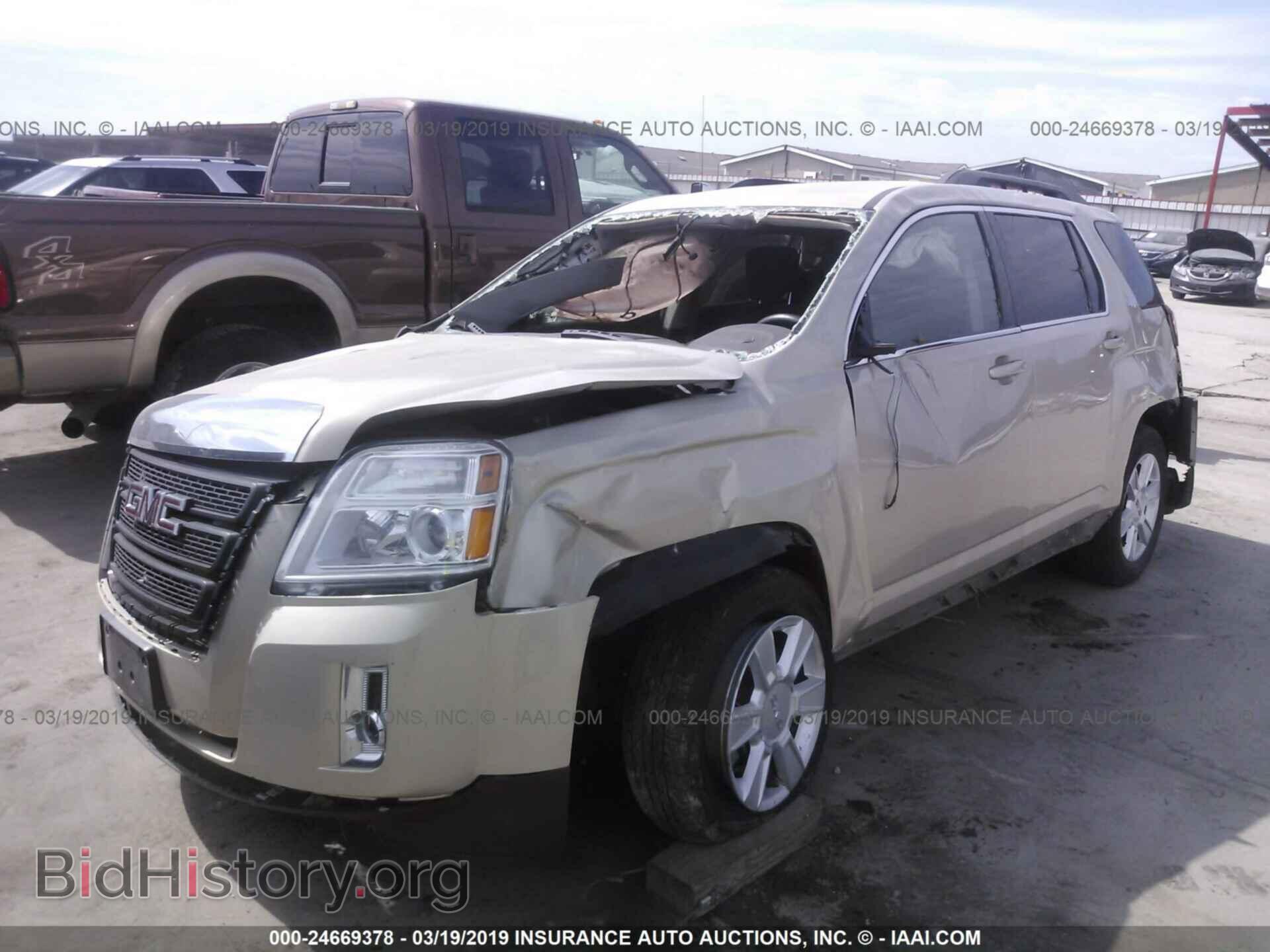 2011 GMC TERRAIN - VIN: 2CTALSEC8B6473153 - Photo 2