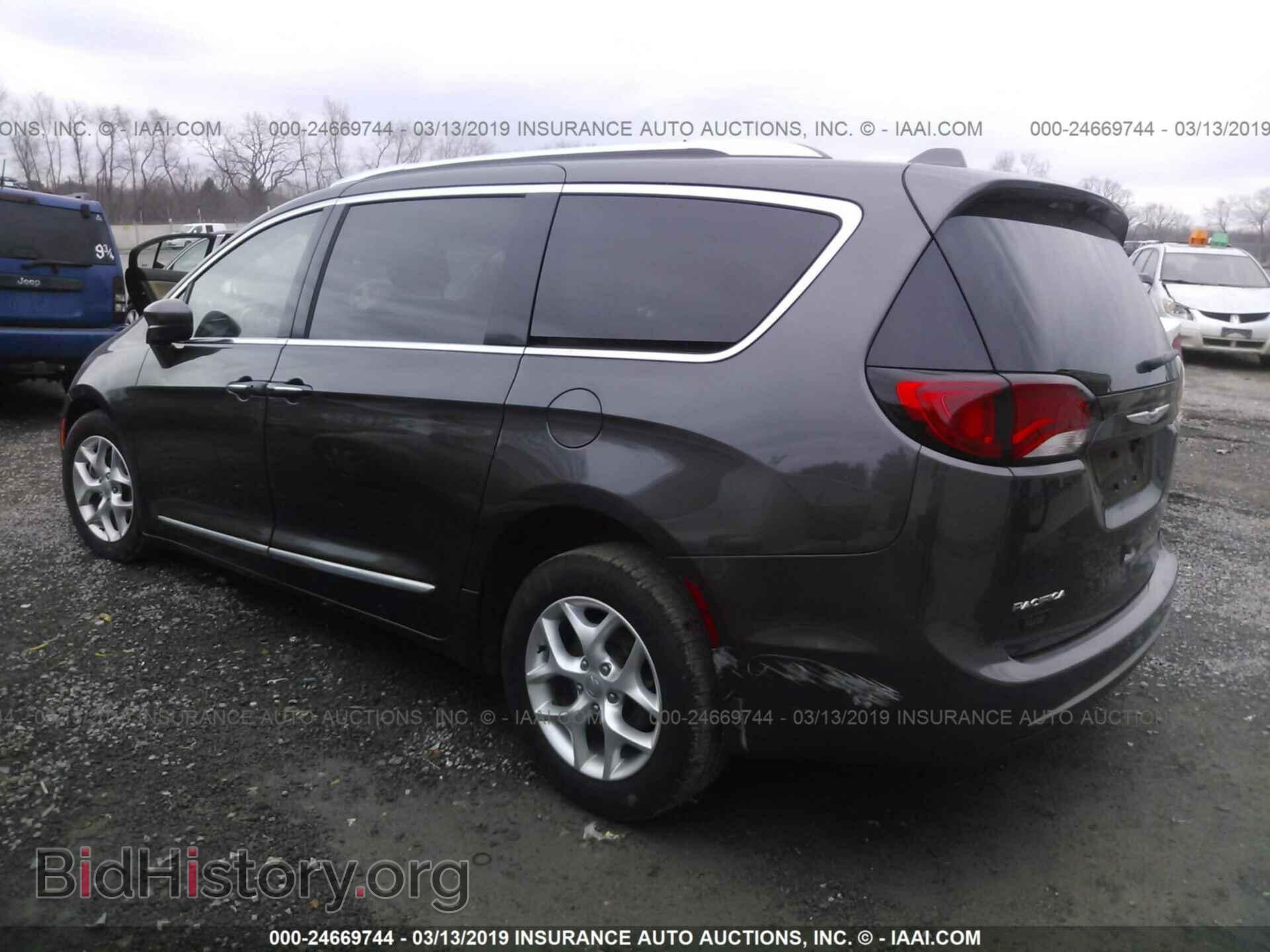 2017 CHRYSLER PACIFICA - VIN: 2C4RC1EG1HR752902 - Фото 3